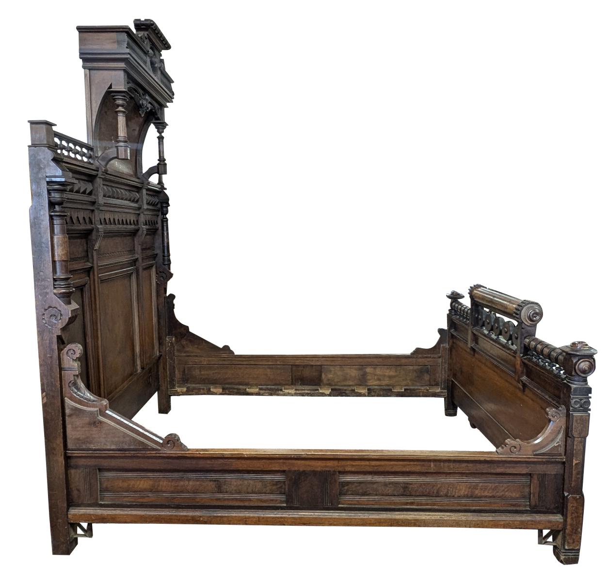 Ancien lit Eastlake, noyer, ronce, Circa 1890 en vente 2