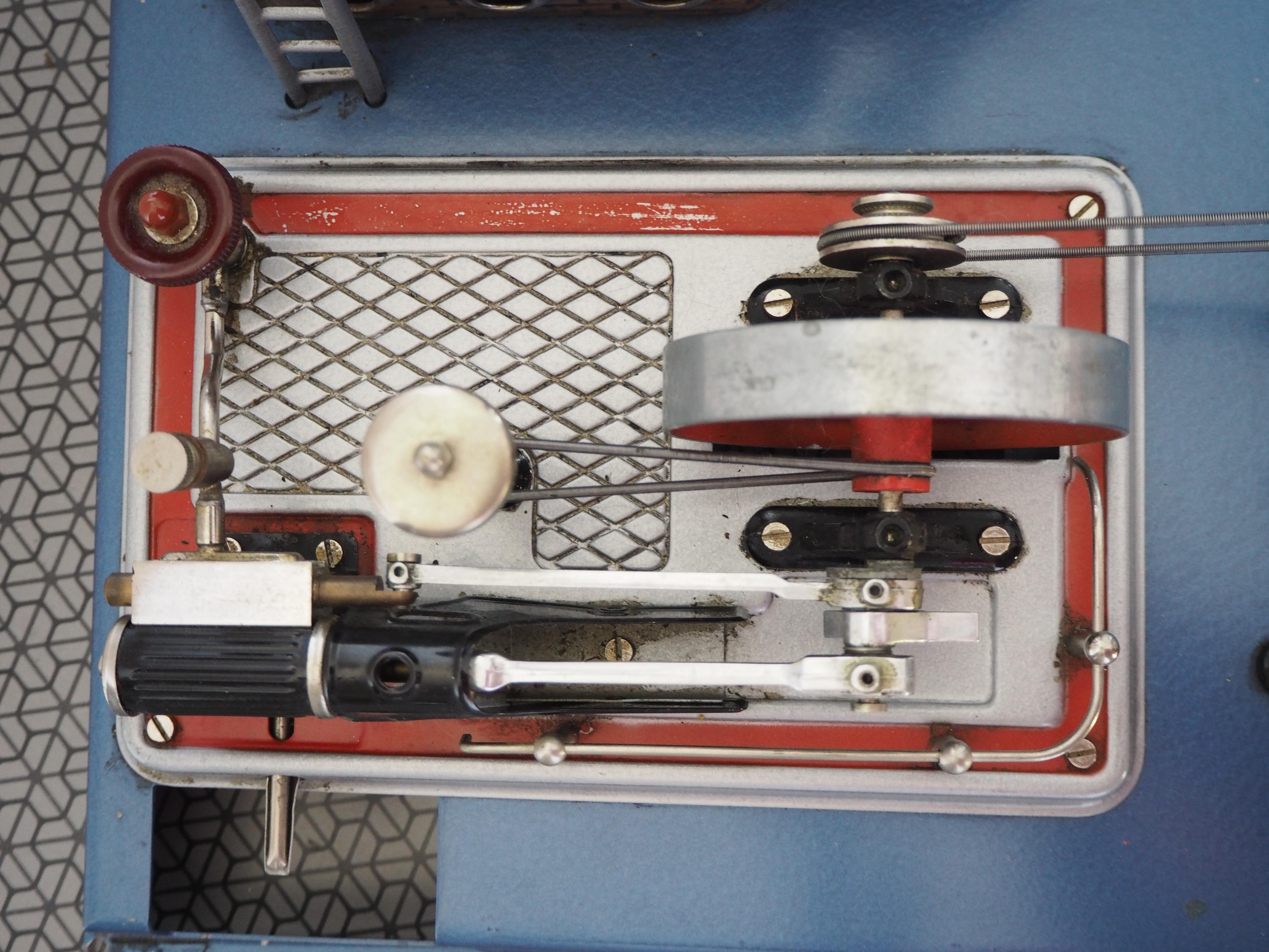 Modèle ancien de machine à vapeur entièrement fonctionnelle, Allemagne, années 1950 en vente 4