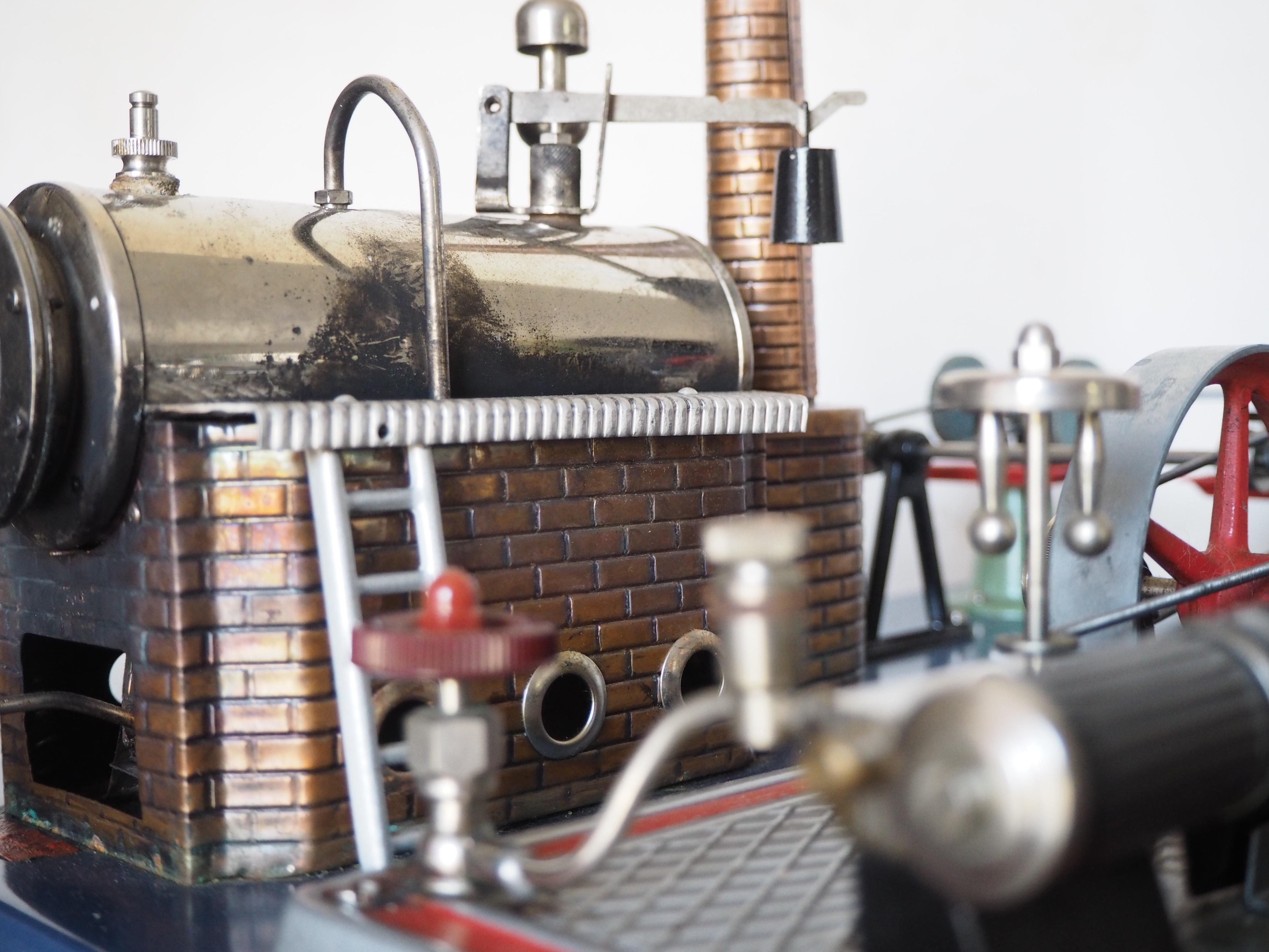 Fer Modèle ancien de machine à vapeur entièrement fonctionnelle, Allemagne, années 1950 en vente