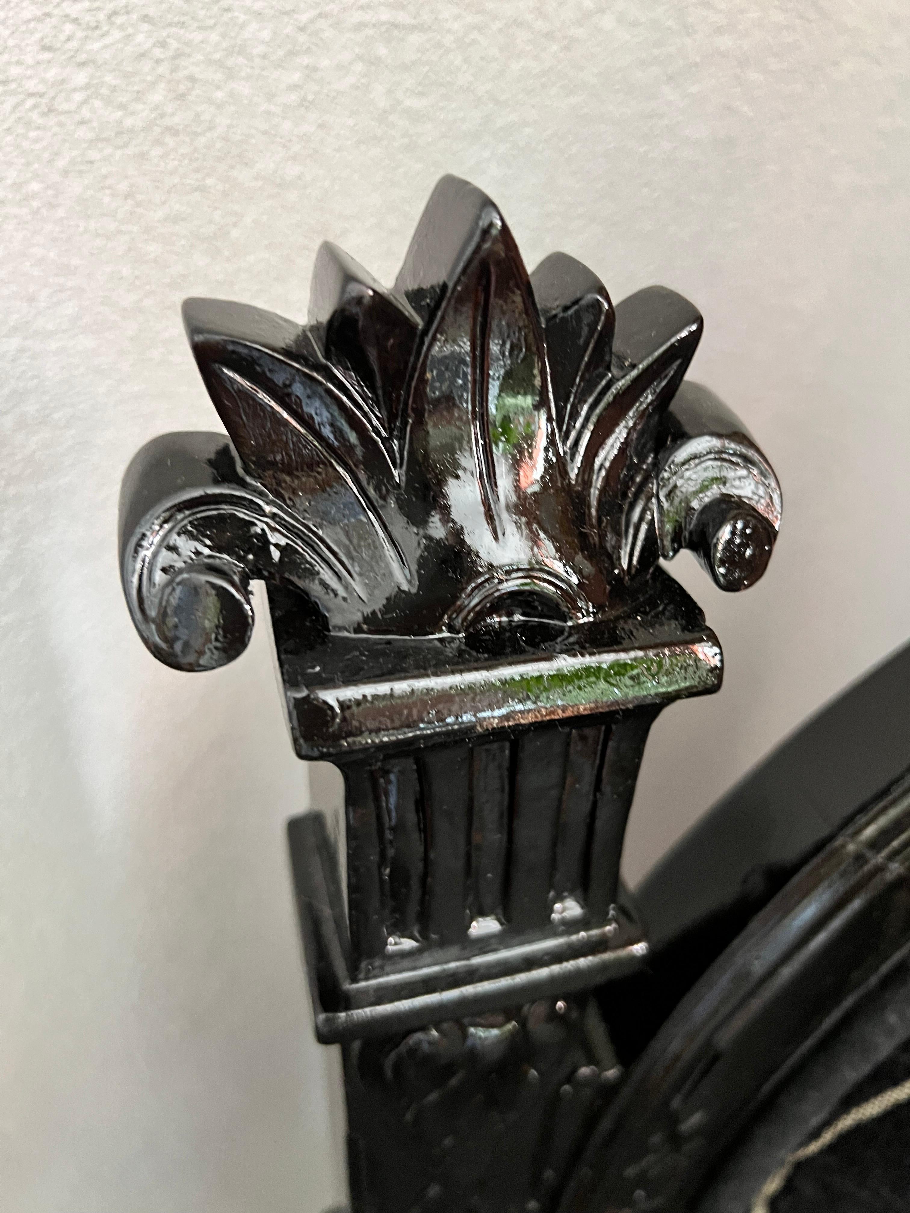 XIXe siècle Chaise ancienne en cuir noir entièrement restaurée par John Jelliff en vente