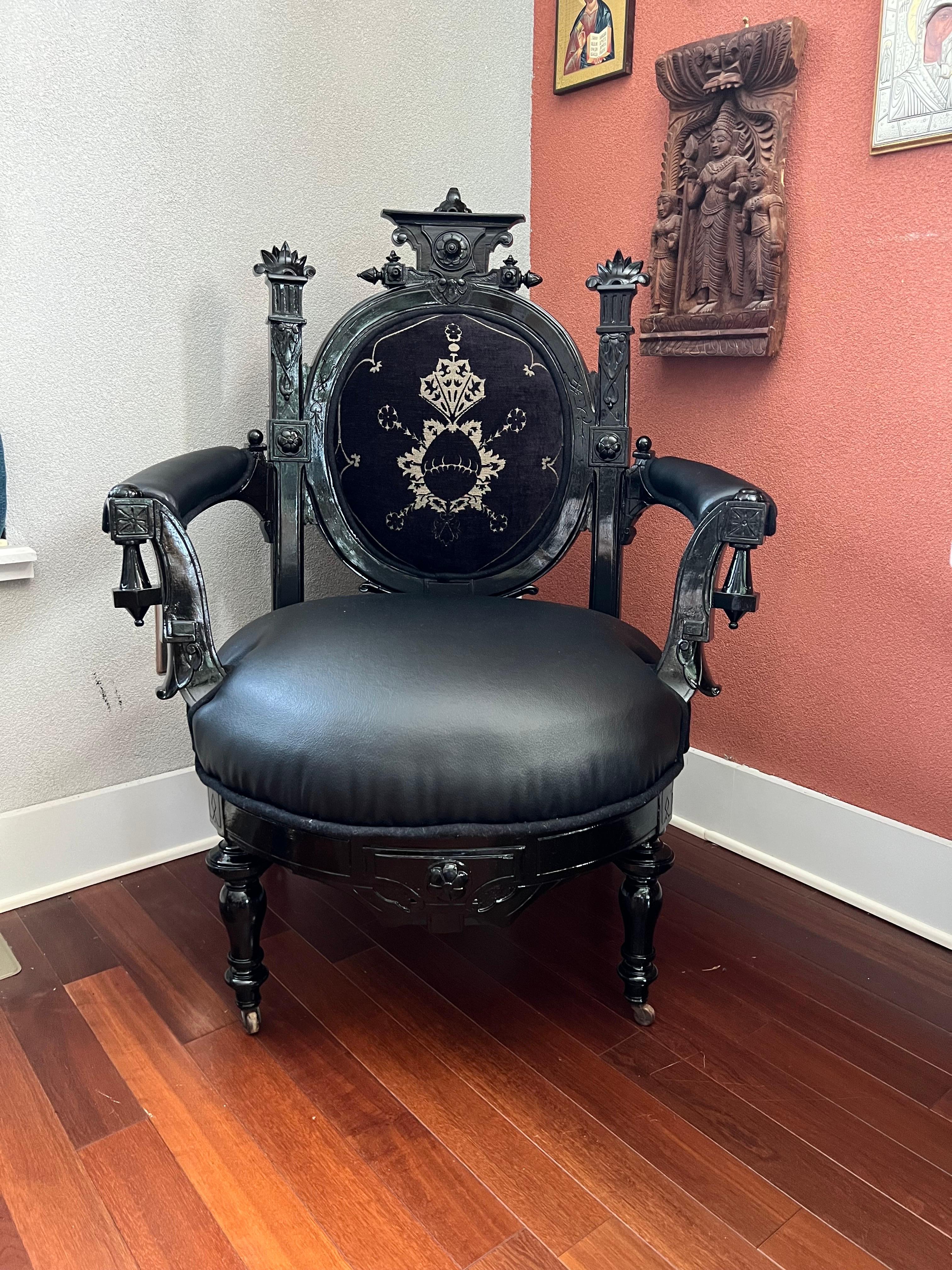 Antique Fully Restored Black Leather Chair by John Jelliff  In Good Condition For Sale In Fort Washington, MD