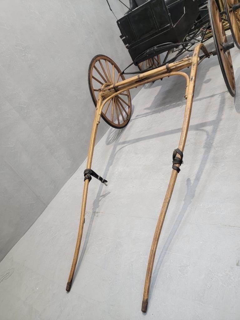 Américain Antiquité - Buggy à ressort pour chevaux, entièrement restauré et fonctionnel en vente