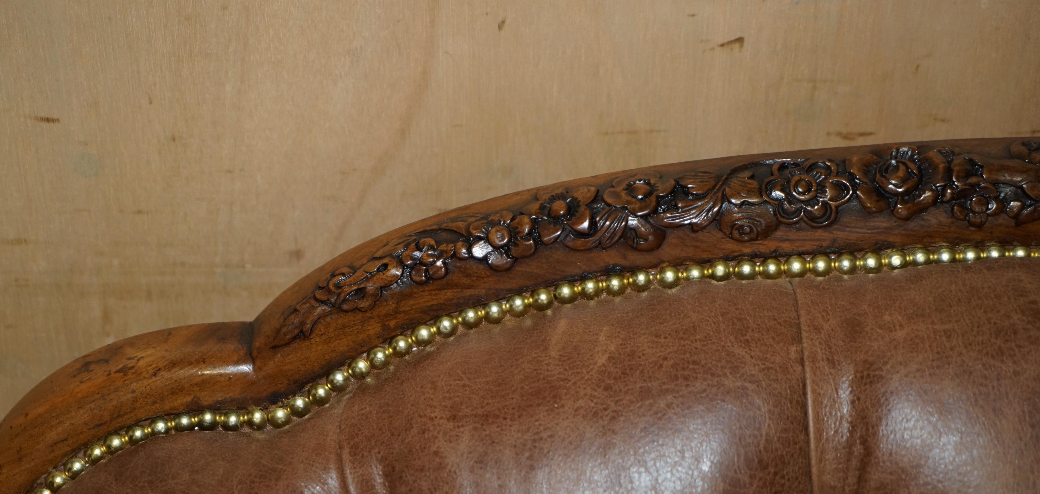 Leather ANTIQUE FULLY RESTORED REGENCY 1810 CHESTERFiELD SOFA BROWN LEATHER CARVED FRAME For Sale