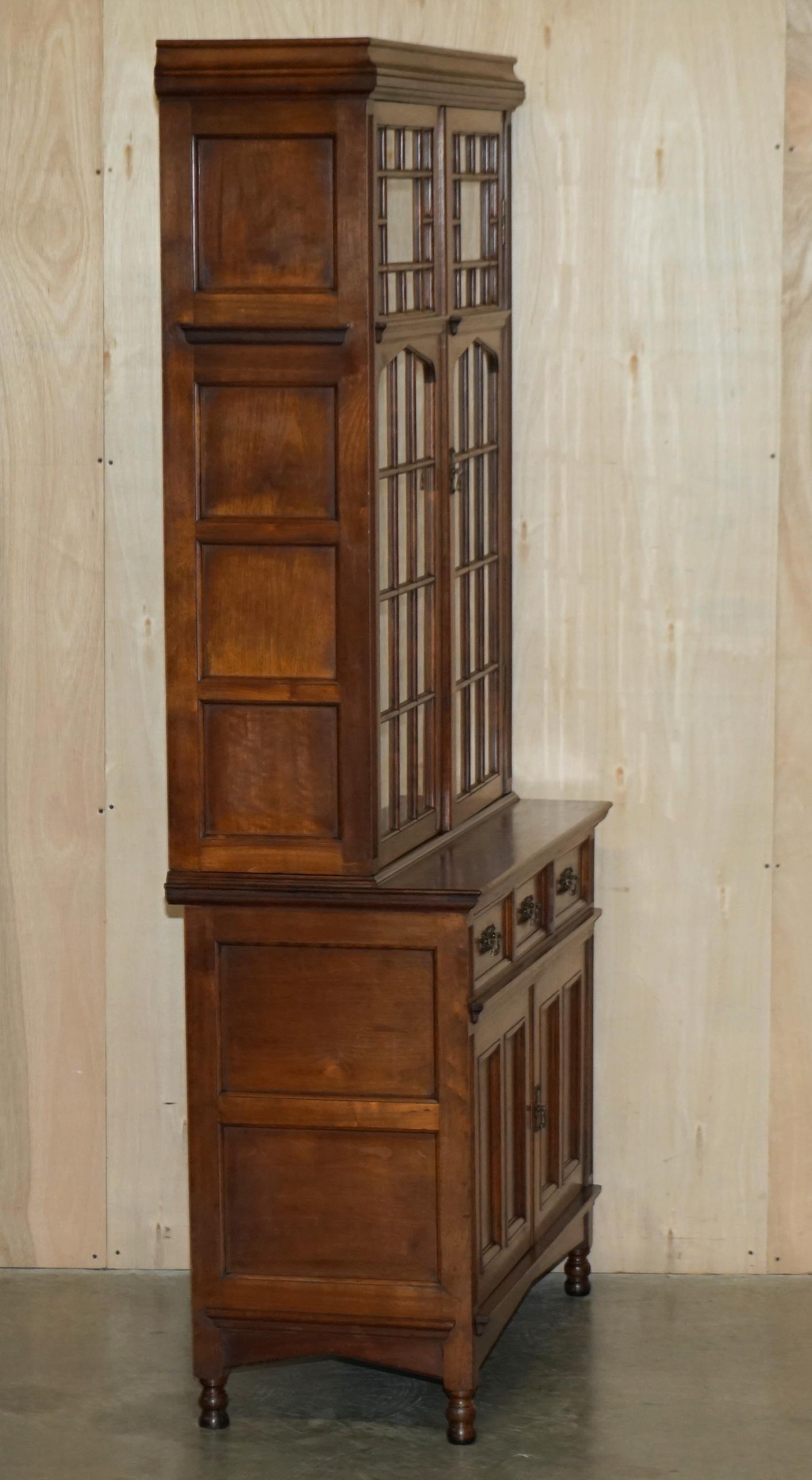 Antikes viktorianisches Bücherregal aus glasierter Astralglasur mit vollständig gestempeltem Jas-Schwanz im Angebot 3