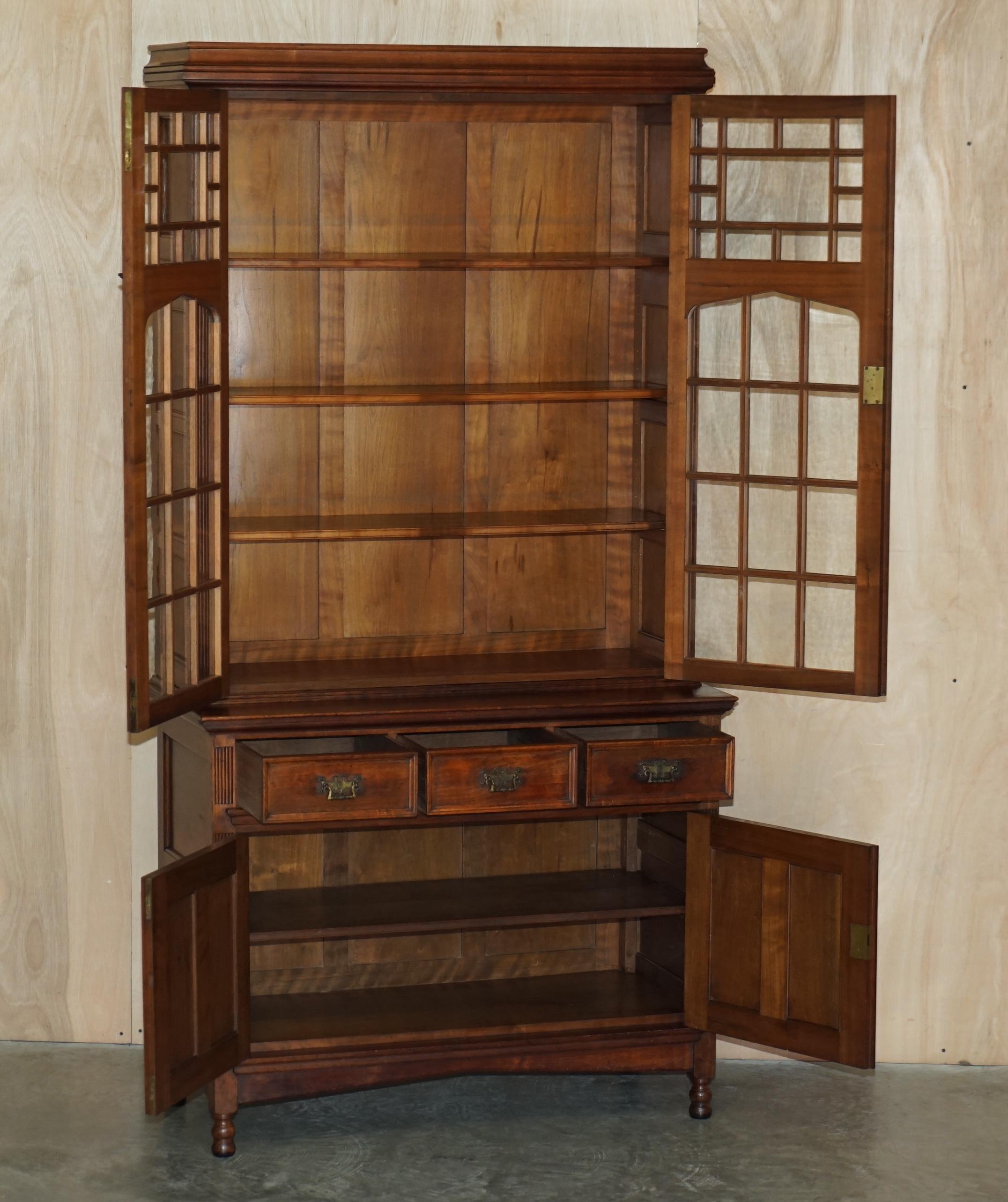Antikes viktorianisches Bücherregal aus glasierter Astralglasur mit vollständig gestempeltem Jas-Schwanz im Angebot 5