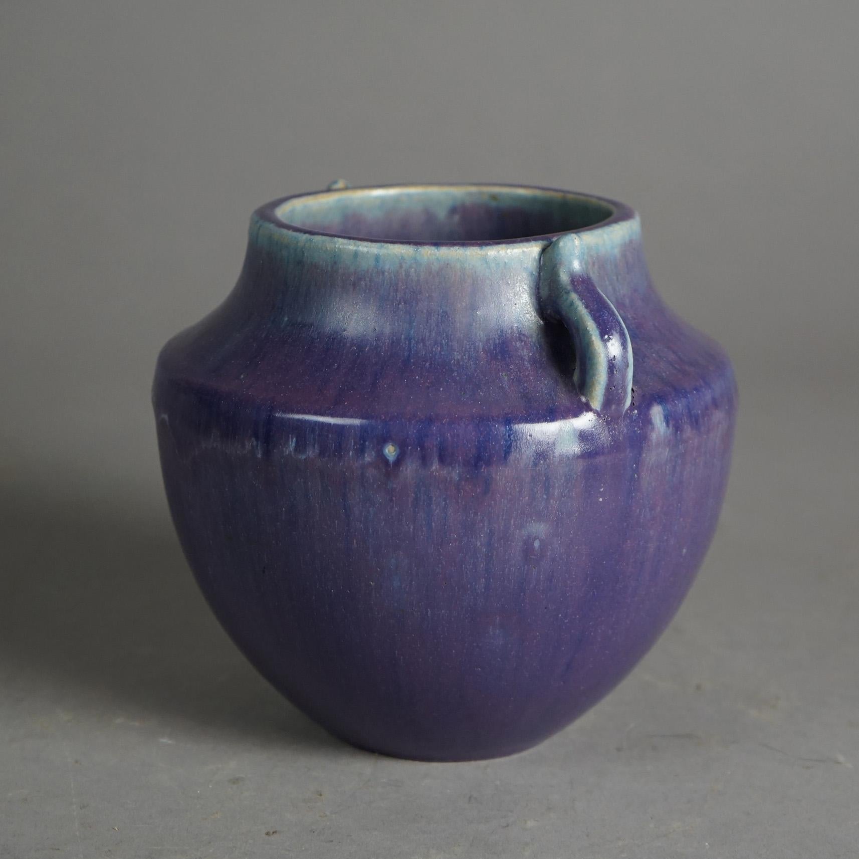 Antike Fulper-Kunstkeramik-Vase mit doppeltem Henkel, niedrig, um 1920 (Glasiert) im Angebot
