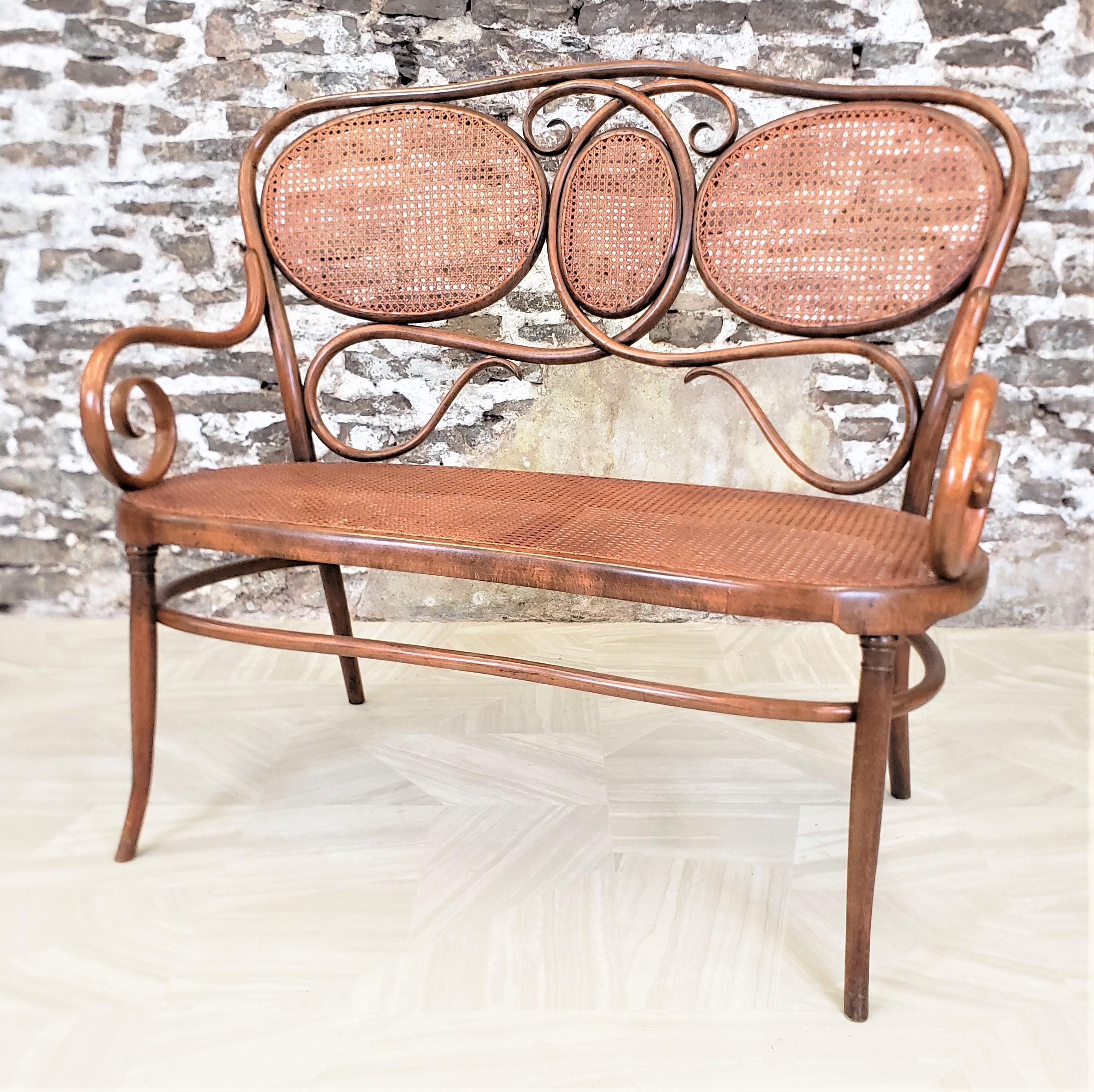 Antique G. Thonet Attributed Viennese Secessionist Bentwood Loveseat or Settee In Good Condition In Hamilton, Ontario