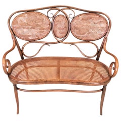 Ancienne banquette ou banquette en bois cintré viennoise sécessionniste attribuée à G. Thonet