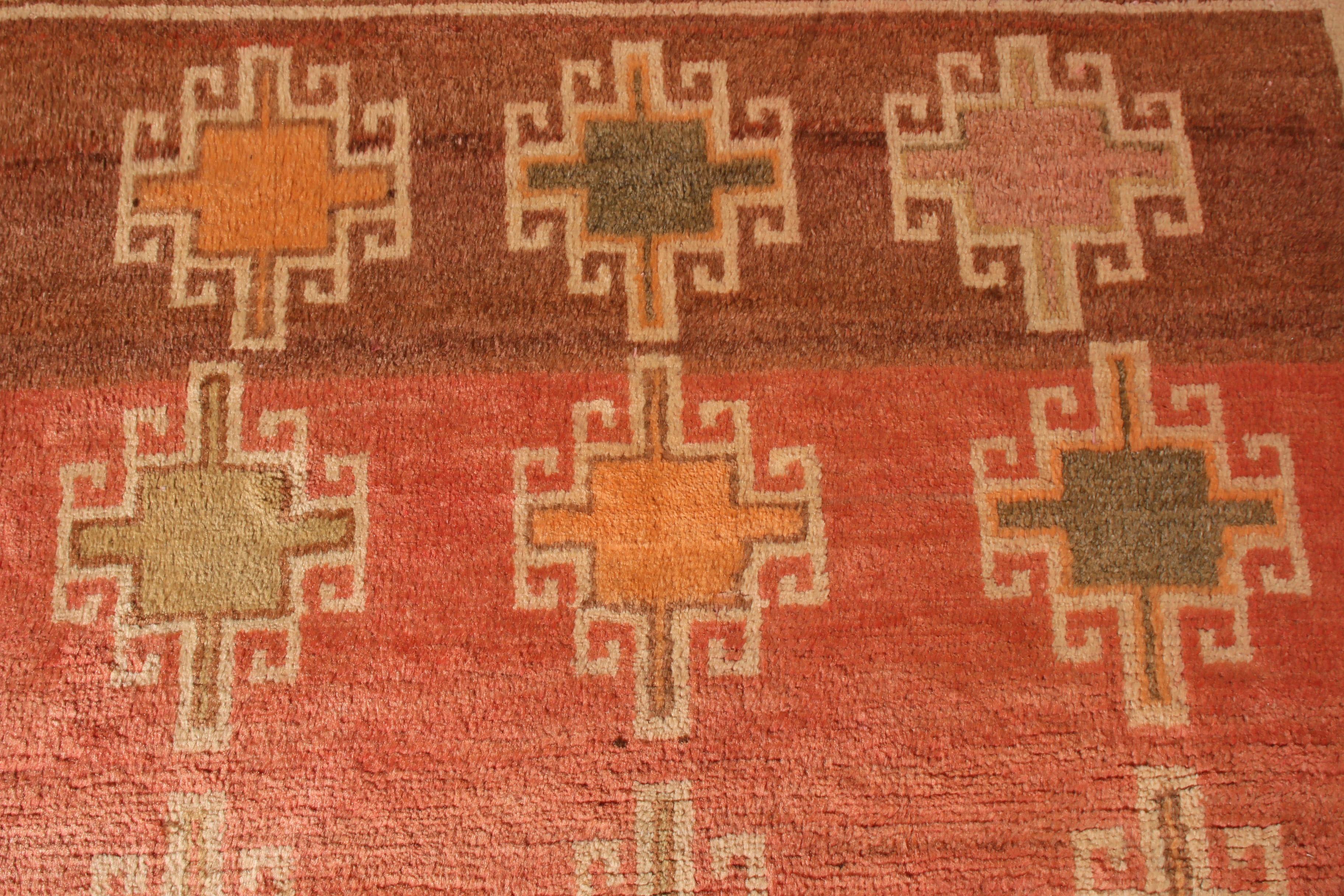 Tribal Tapis Gabbeh ancien en laine persane tribale orange corail et rouge par Rug & Kilim en vente