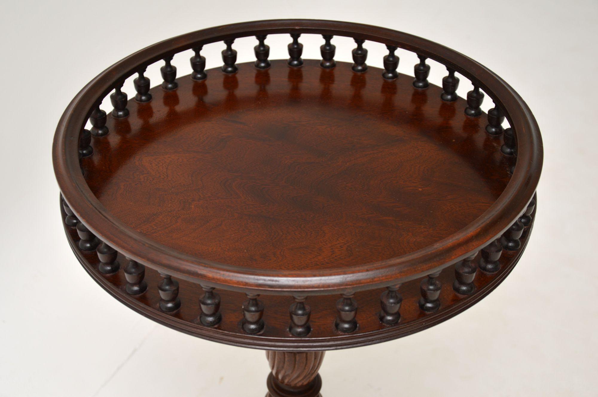 Antique Georgian Style Gallery Top Wine Table In Good Condition For Sale In London, GB