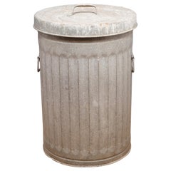 ليس المألوف جاك النطناط trash can -