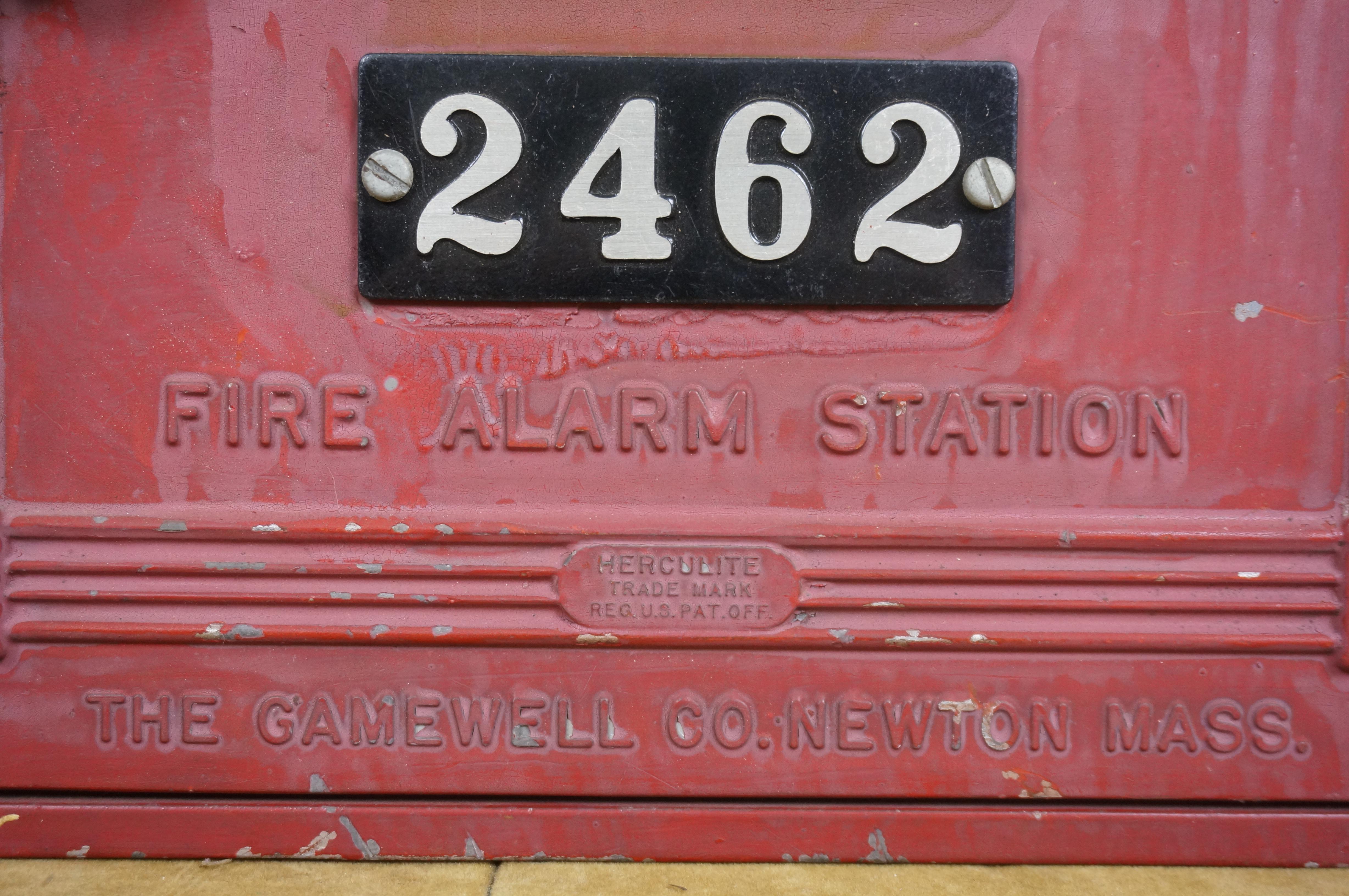 Ancienne Gamewell Cast Iron Fire Alarm Station Radio Telegraph Box 17