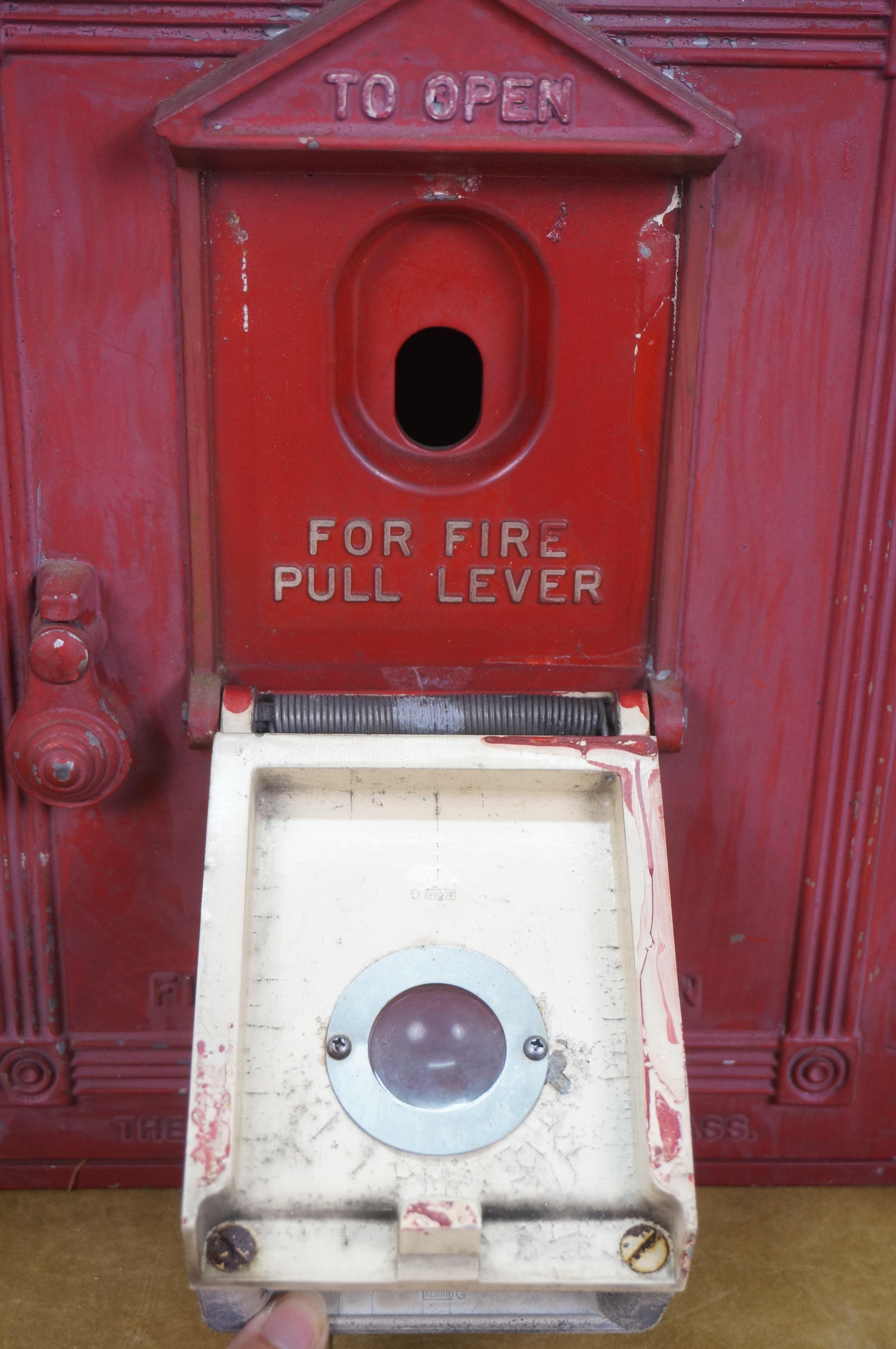 Ancienne Gamewell Cast Iron Fire Alarm Station Radio Telegraph Box 17