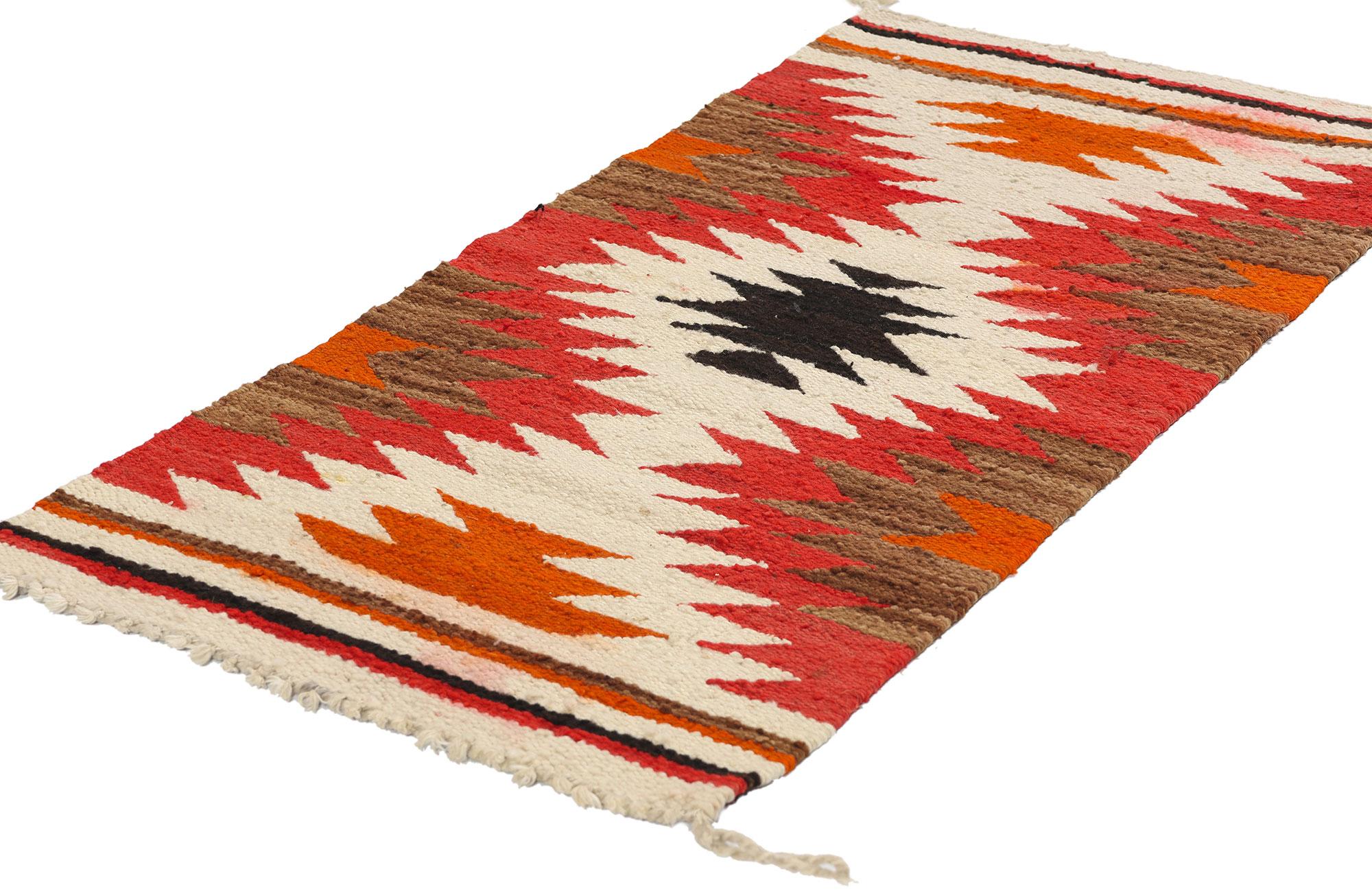 78802 Alfombra Navajo Vintage Ganado, 01'06 x 03'00. Las alfombras ganado navajo, originarias del noreste de Arizona, son famosas por sus atrevidos diseños y vibrantes colores. Estas alfombras, que suelen presentar grandes motivos centrales como