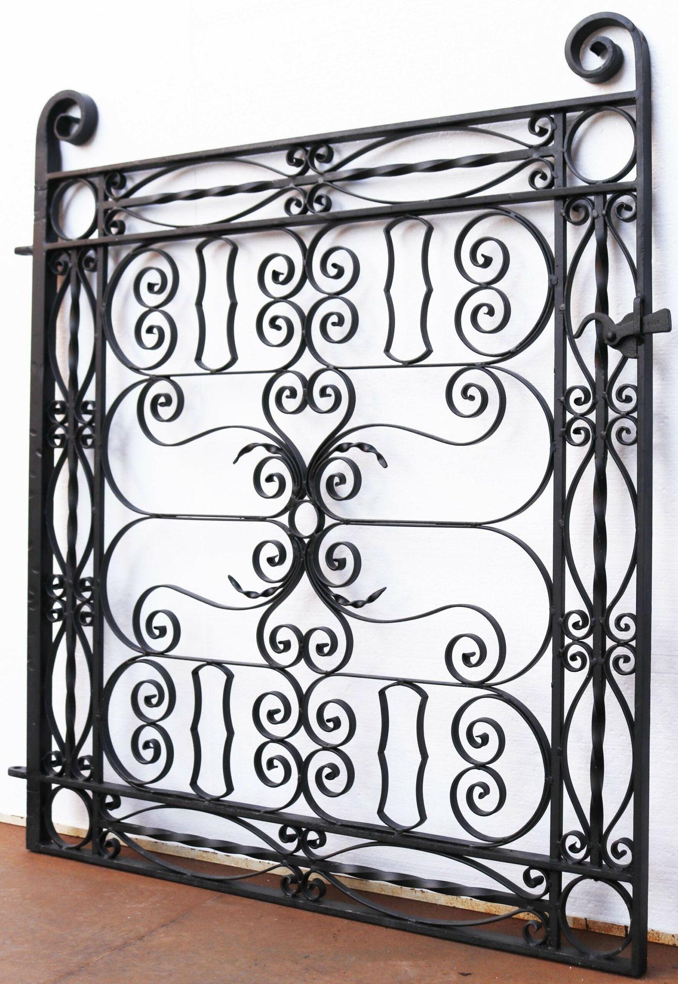 A beautifully designed, large garden gate with scrolling bracket features.
 
Additional dimensions:
For an opening of approximately 139 cm.