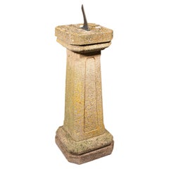 Antiker Gartenschrank, englisch, Steinsockel, Bronze Gnomon, Dekor, Edwardian