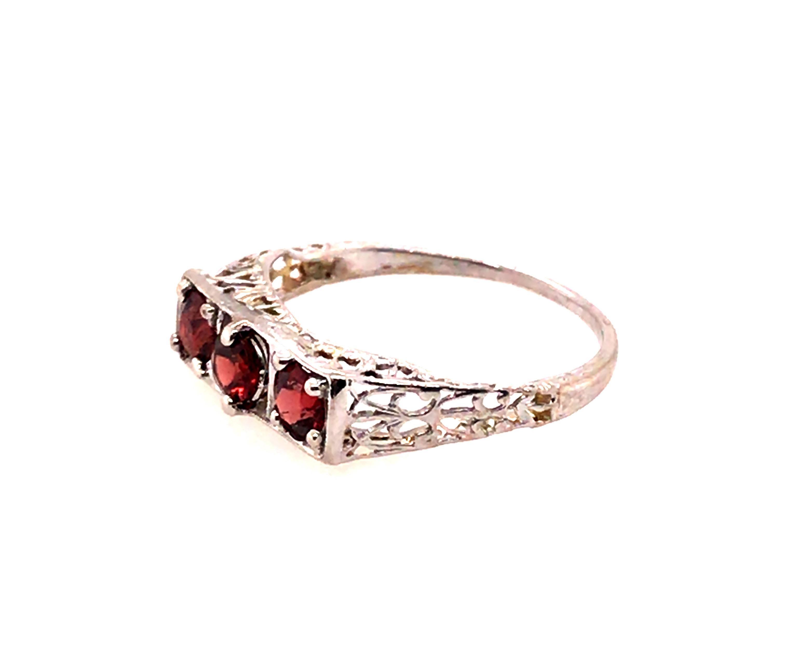 Art Deco 3 Stone Garnet Ring .75ct Original 1920's-1930's Antique Filigree 14K In Good Condition In Dearborn, MI