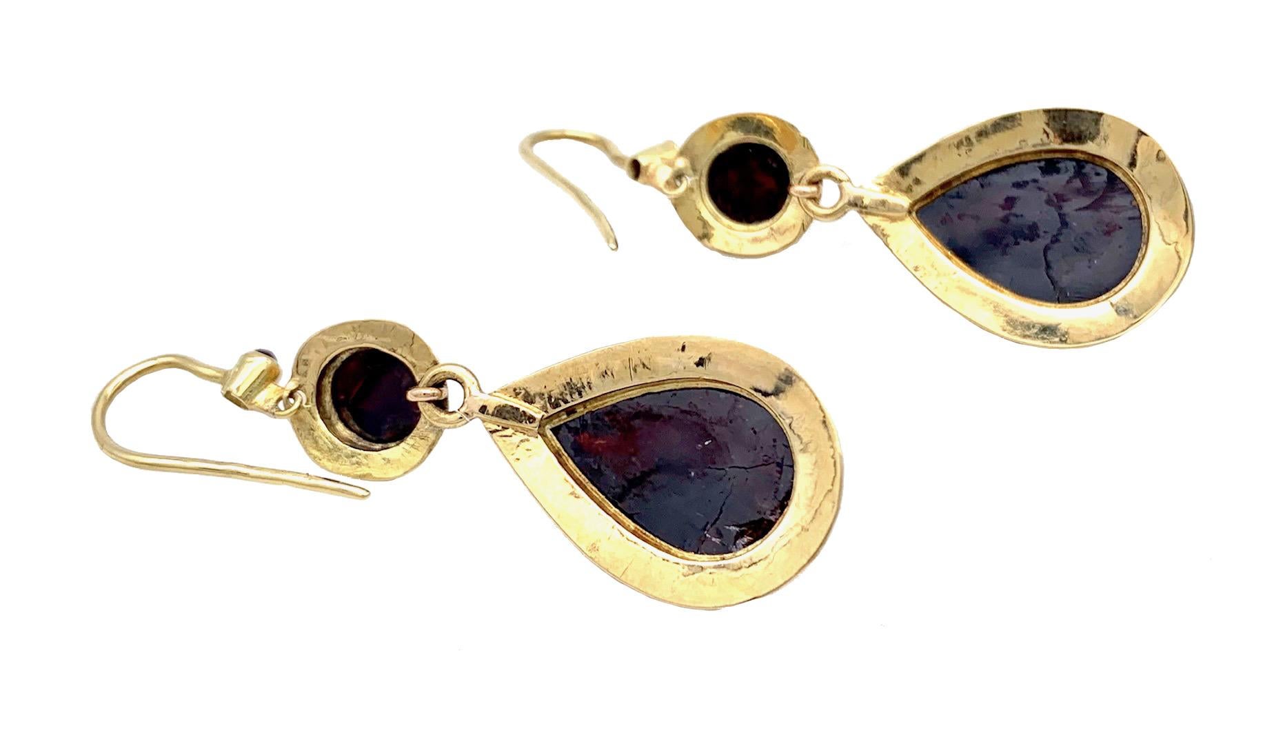 Mixed Cut Antique Garnet 14 Karat Yellow Gold Earrings Dangle Earrings Facetted Garnets For Sale