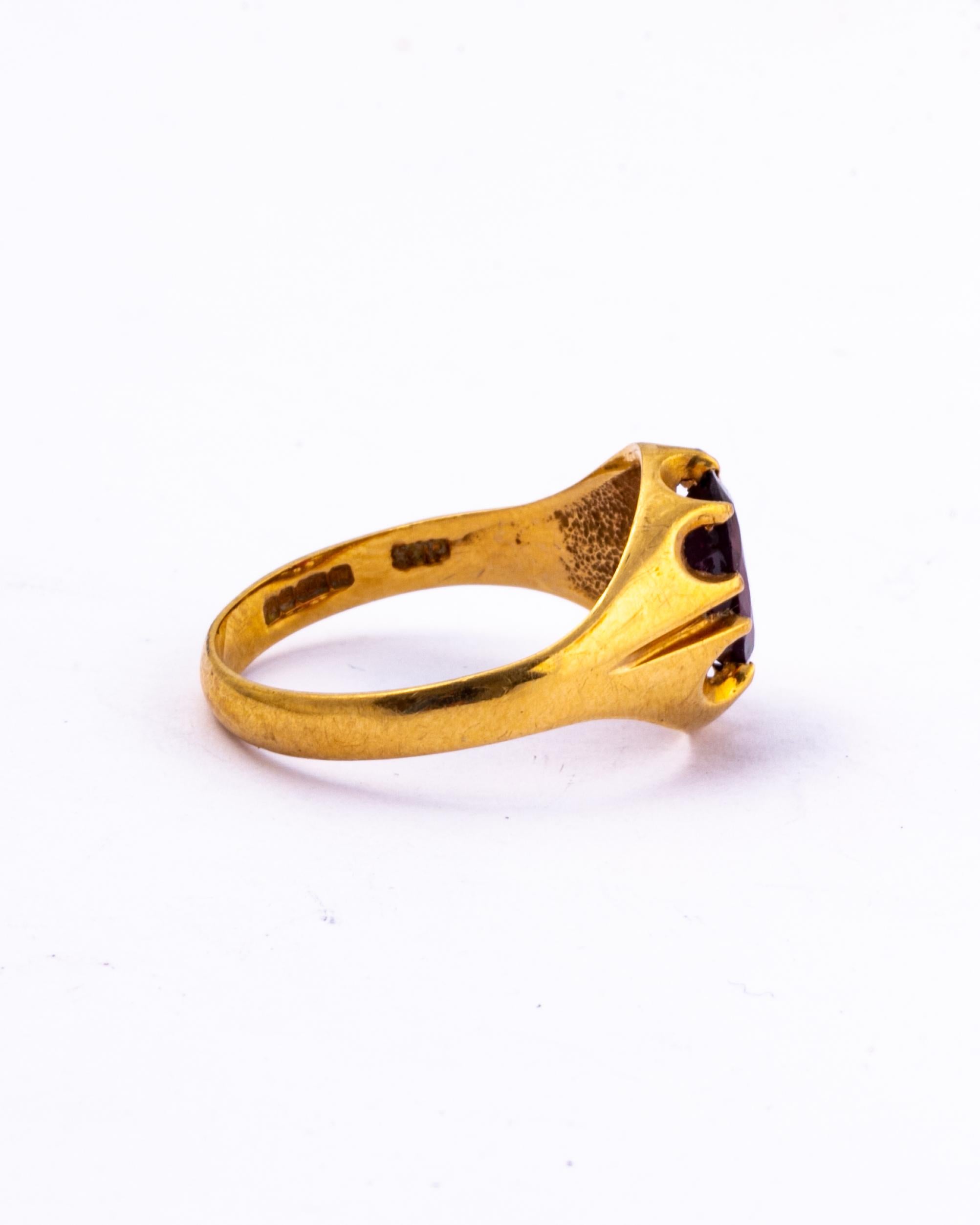 Art Deco Antique Garnet and 9 Carat Gold Signet Ring For Sale