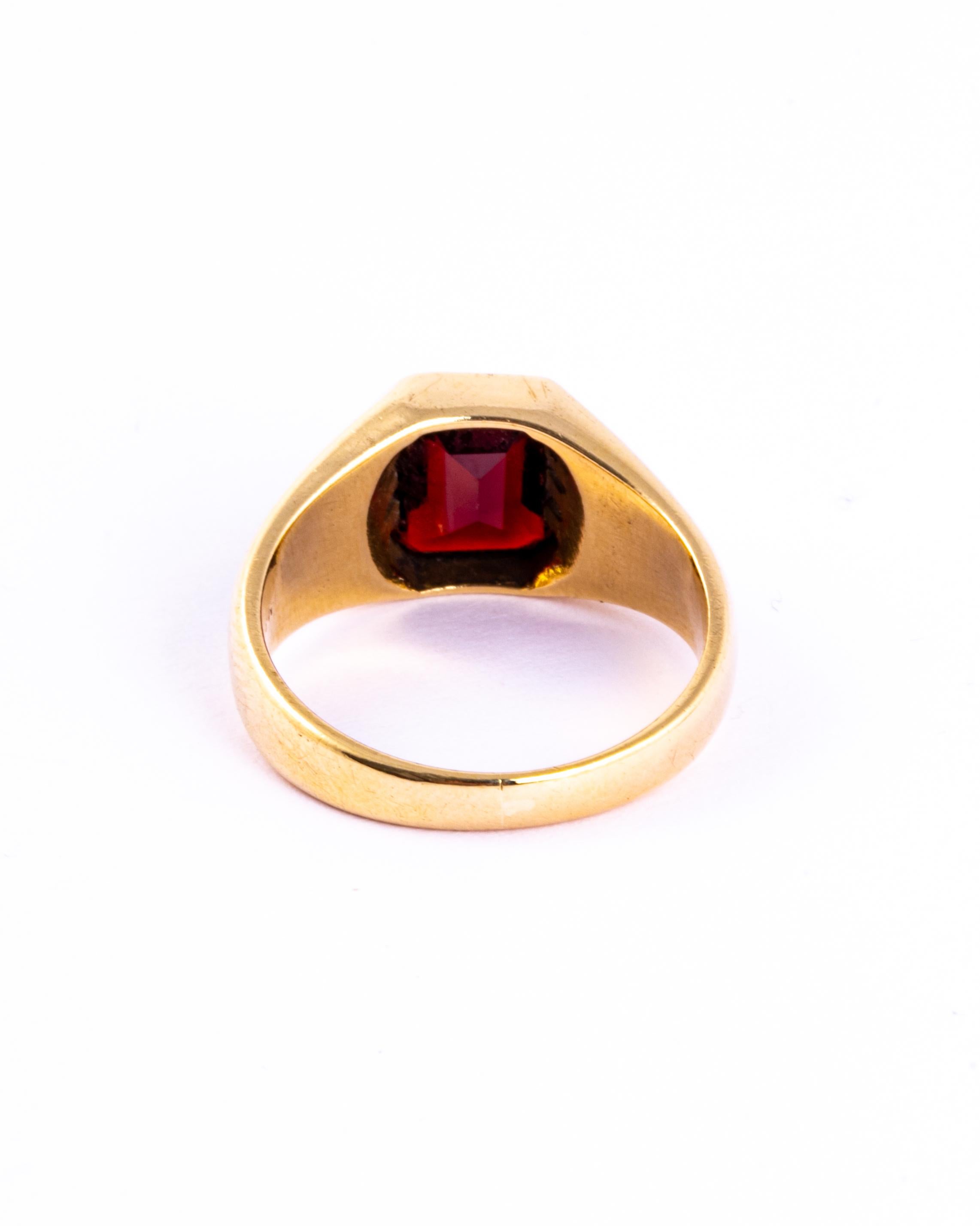 Edwardian Antique Garnet and 9 Carat Gold Signet Ring