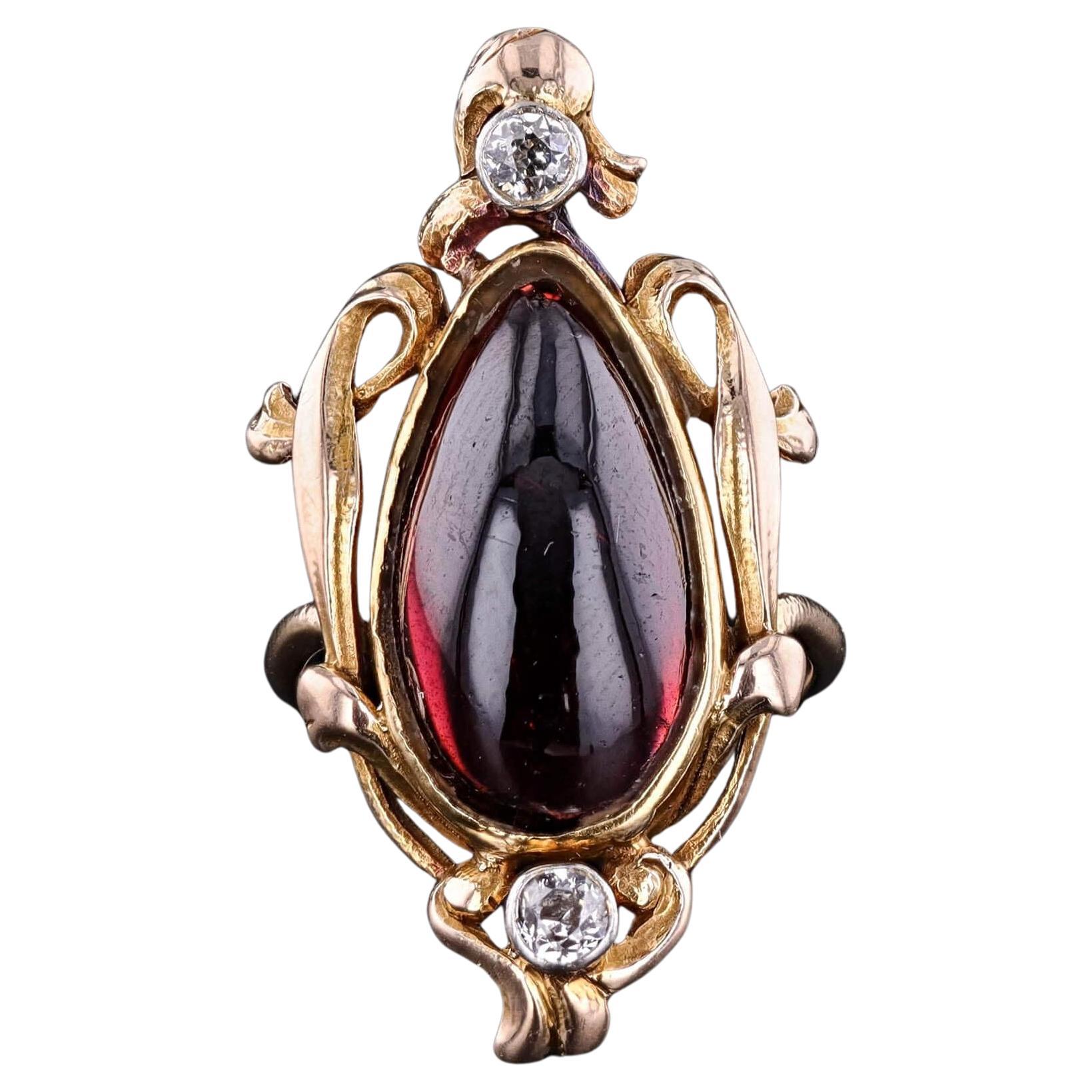 Anillo Antiguo de Granate y Diamantes de Oro de 14k en venta