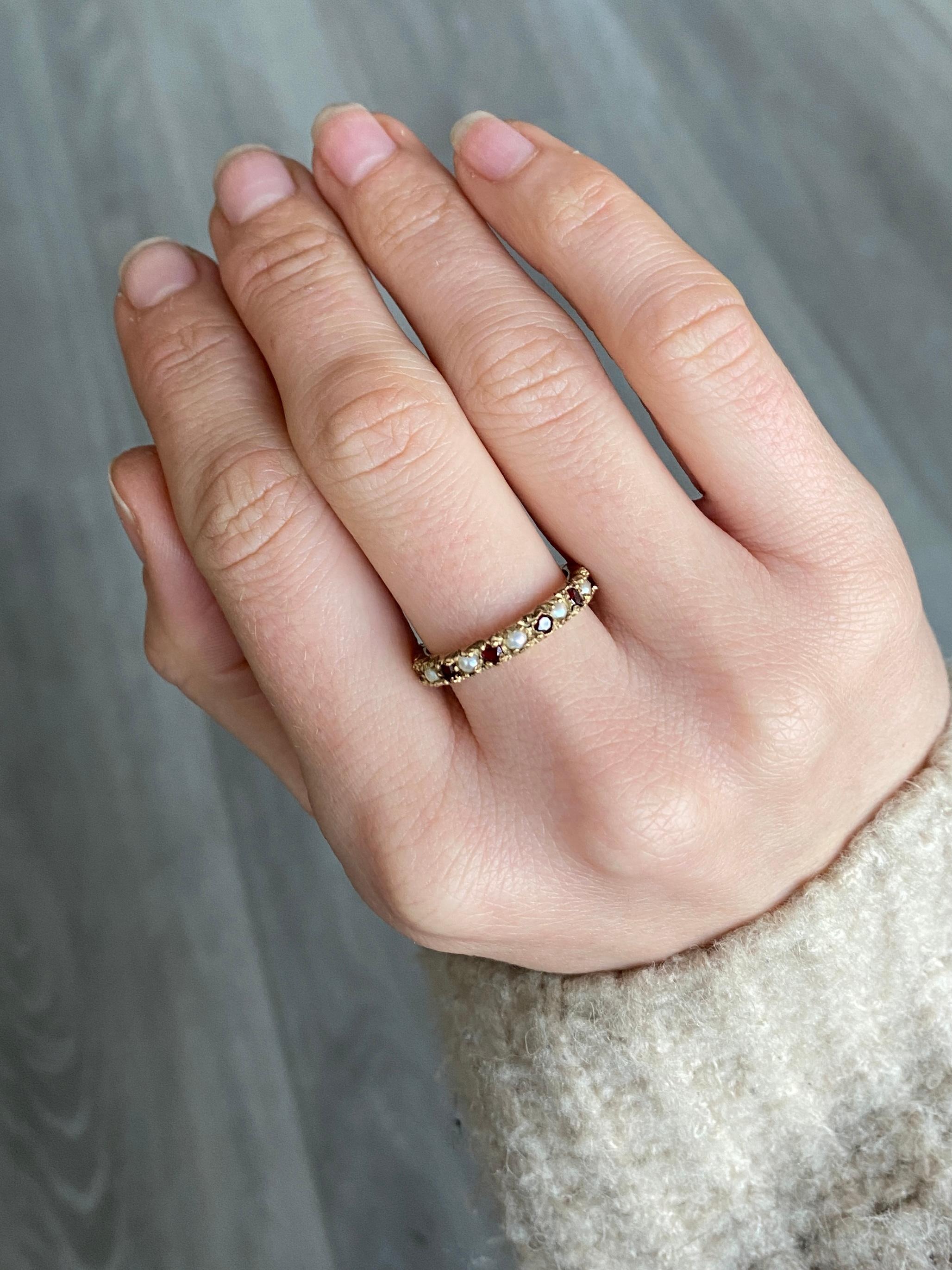 Antique Garnet and Pearl 9 Carat Gold Eternity Band In Good Condition In Chipping Campden, GB