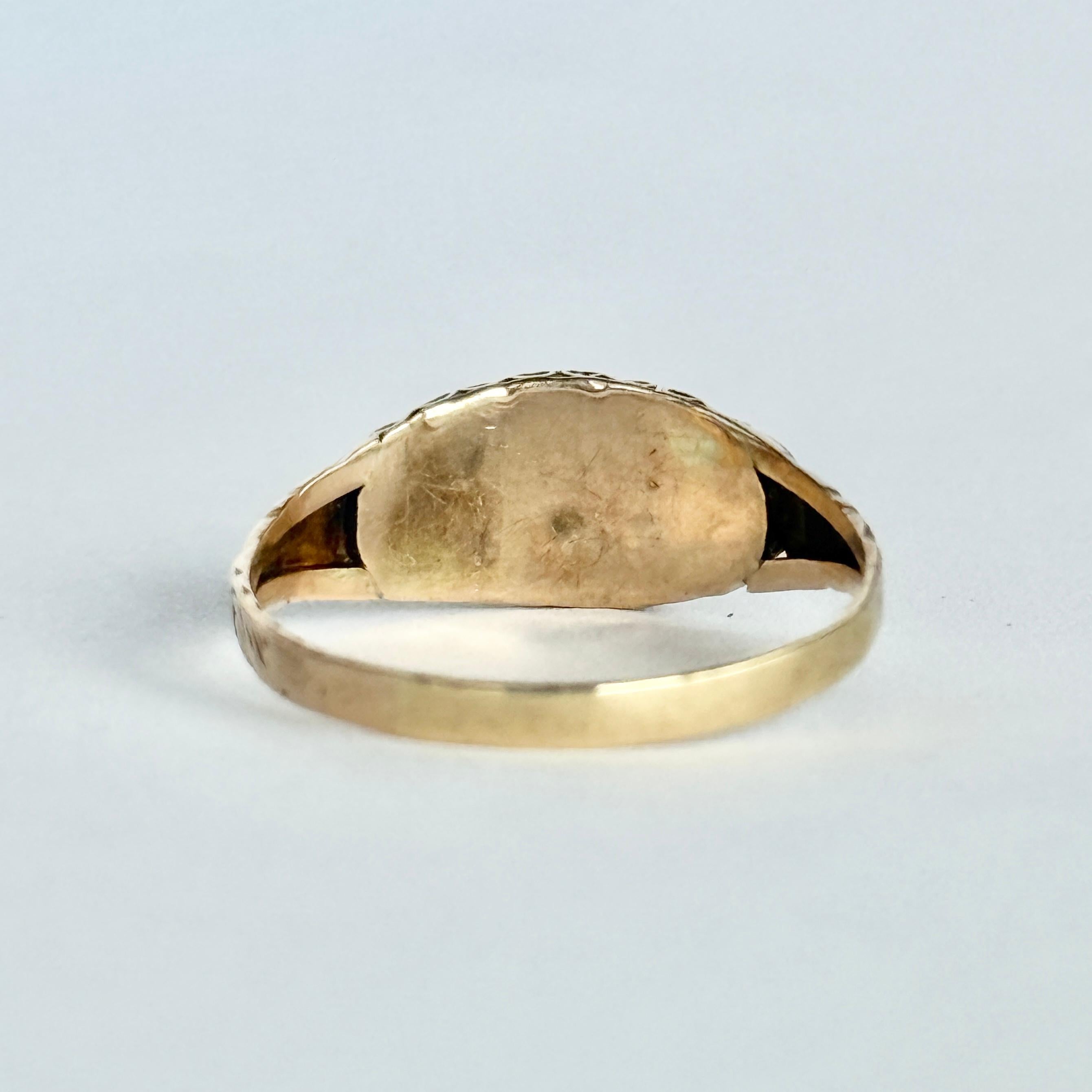Taille mixte Bague ancienne en or 9 carats grenat et perles en vente