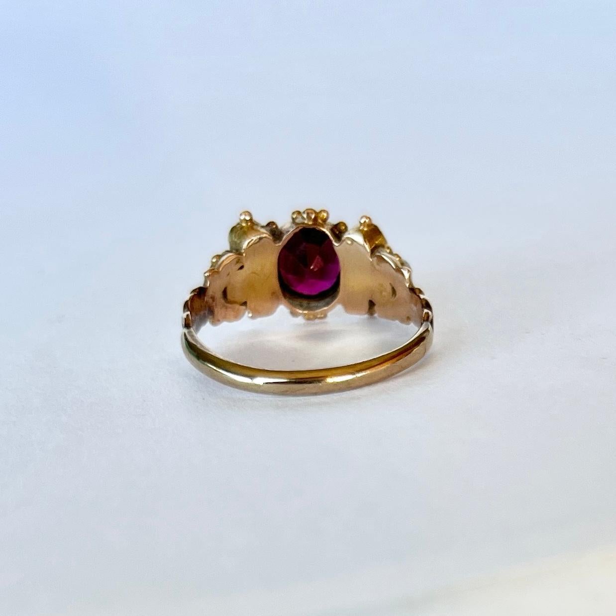 Antique Garnet and pearl 9 Carat Gold Ring In Good Condition In Chipping Campden, GB
