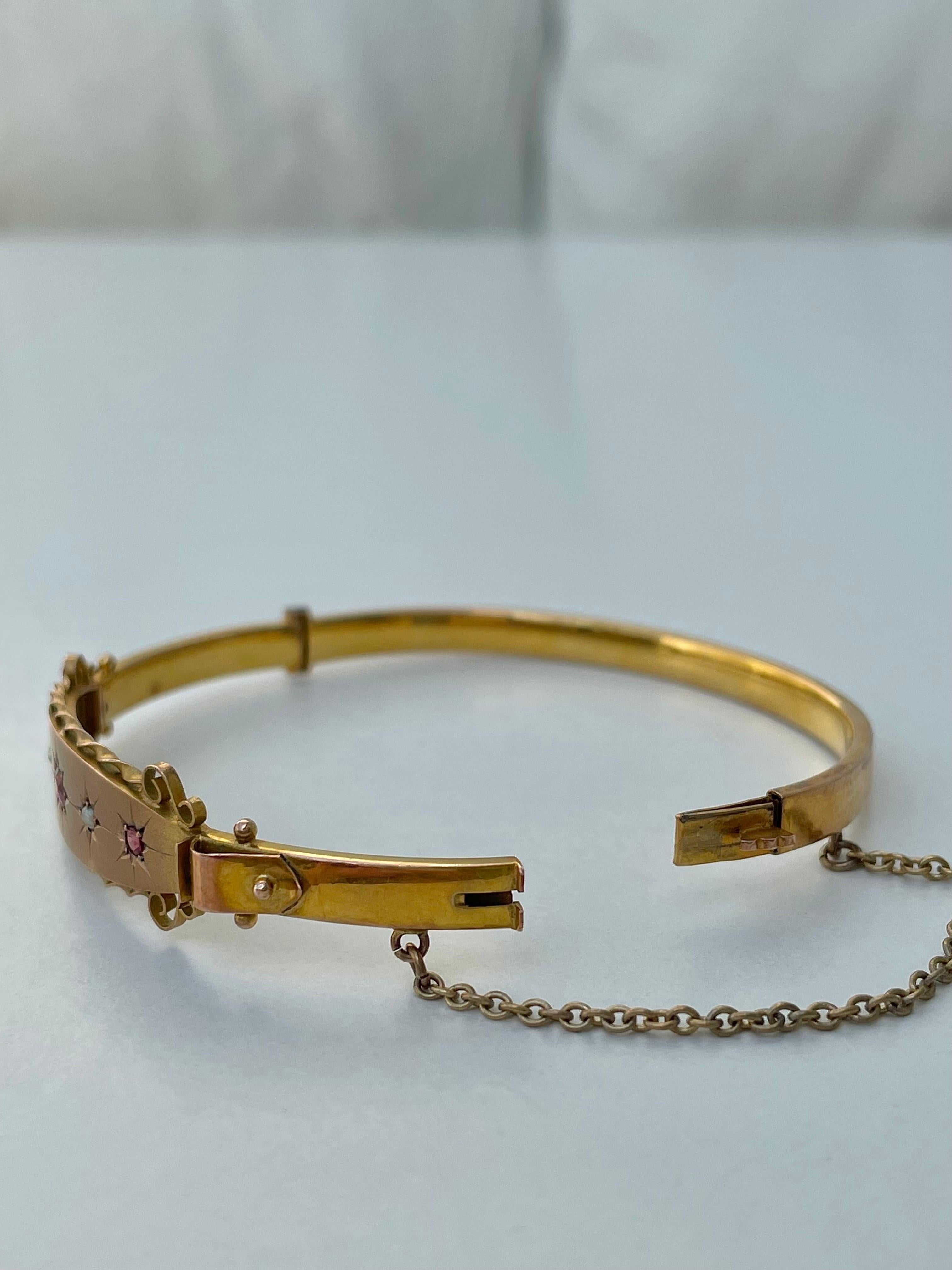 Bracelet jonc étoile ancien en or avec grenats et perles  Unisexe en vente