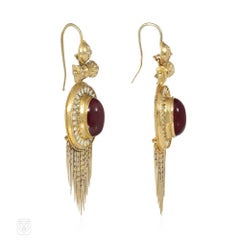 Boucles d'oreilles anciennes à franges, en grenat et émail blanc