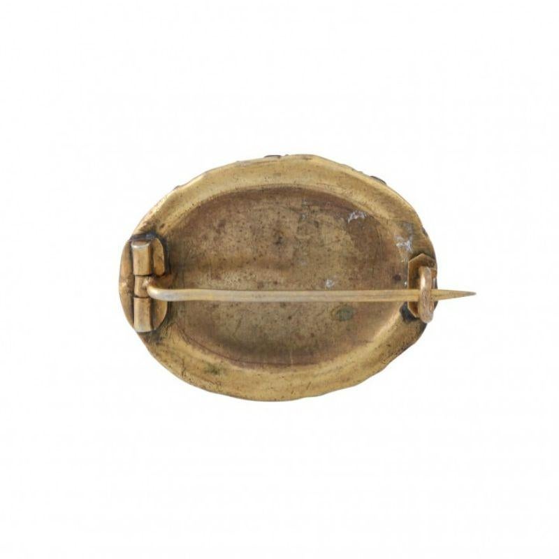 in ovaler Form, vergoldetes Metall, 3x2,5 cm, um 1900, altersbedingt. guter Zustand.

 Antike Brosche mit Granat, ovale Form 3x2,5 cm, Metall vergoldet, um 1900, altersbedingt guter Zustand.