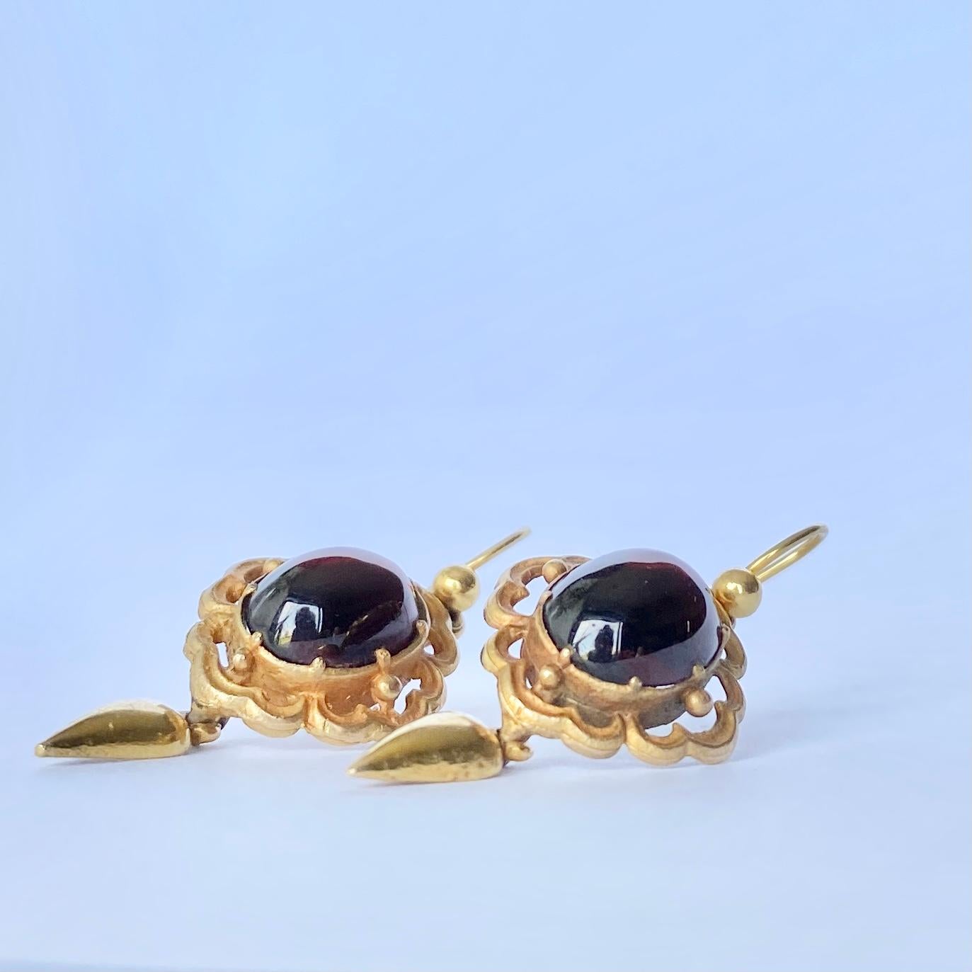 Edwardian Antique Garnet Cabochon and 9 Carat Gold Stud Earrings