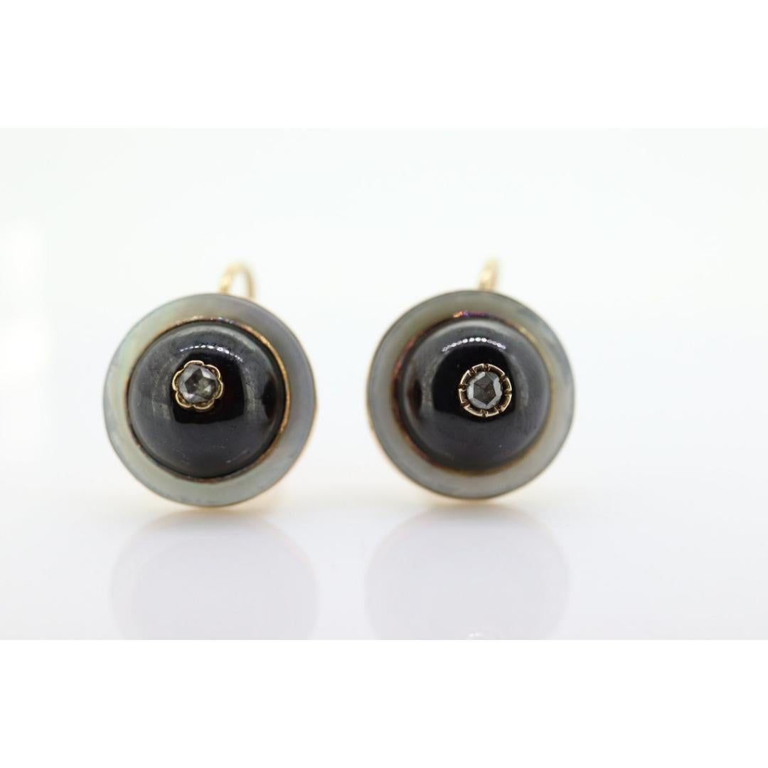 Pendientes antiguos de granate y diamantes. Cabujón de granate etrusco victoriano de oro de 10 quilates en venta 3