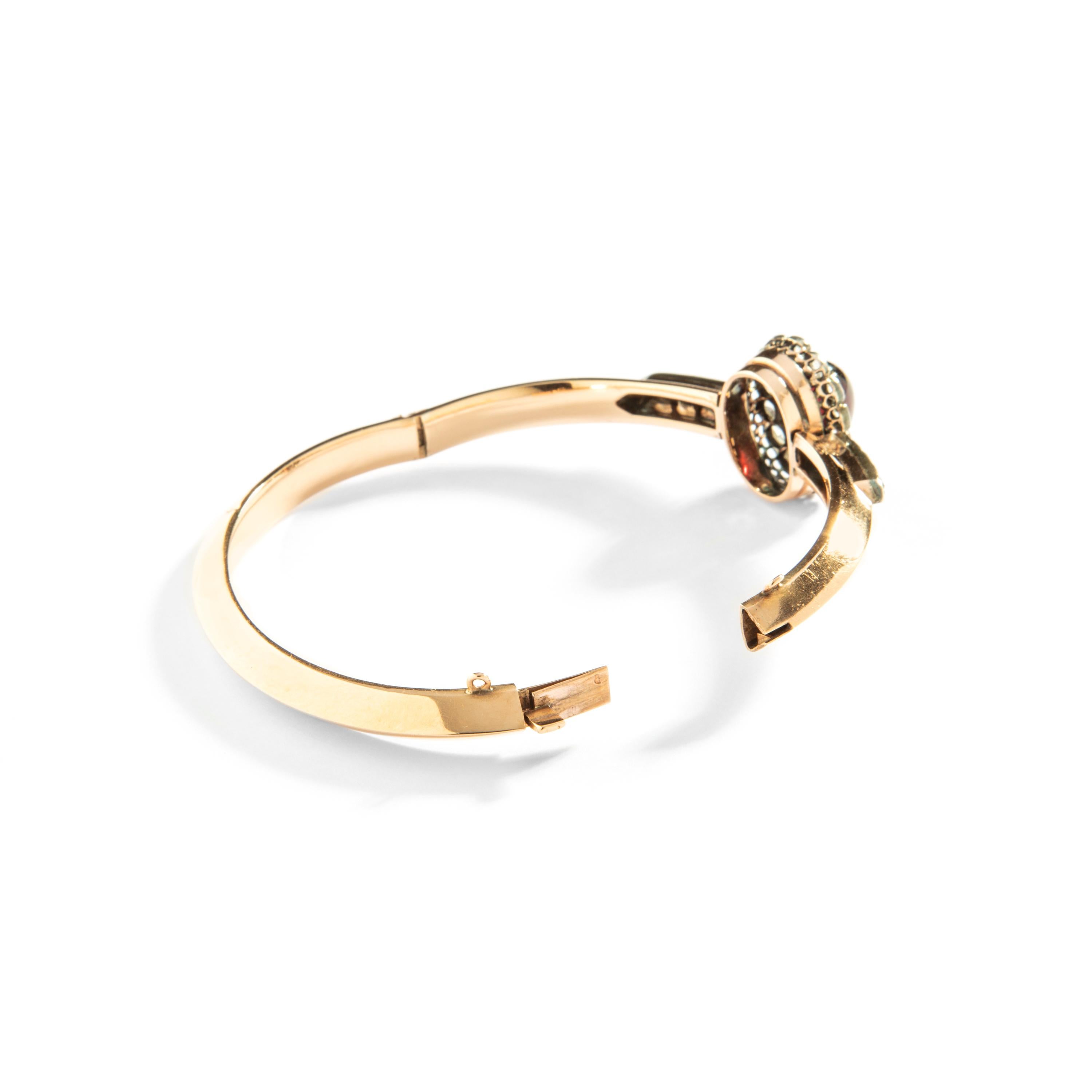 Bracelet jonc ancien en argent et or avec grenats et diamants en vente 1