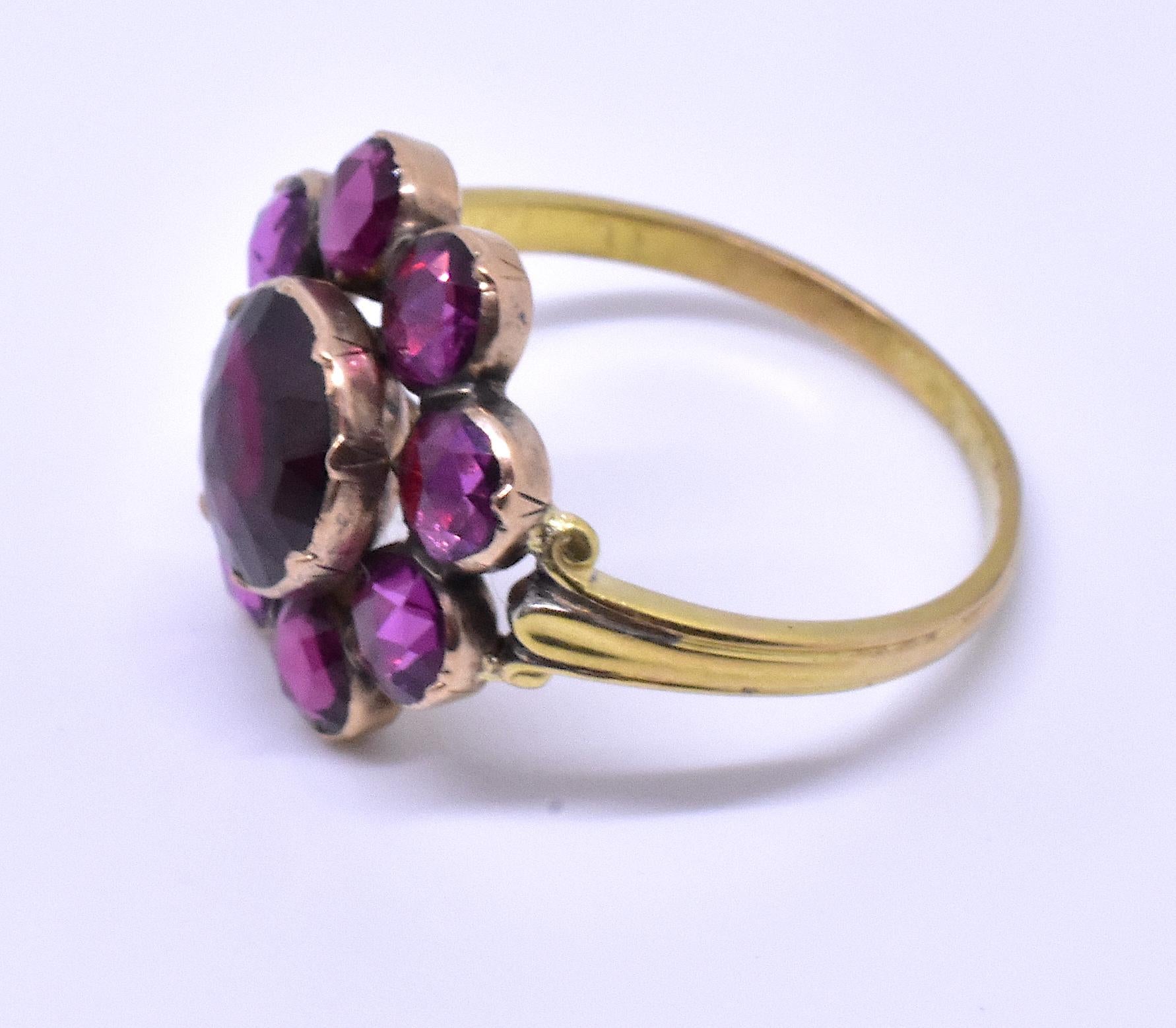 Antike  Granat-Cluster-Ring aus Gold 1