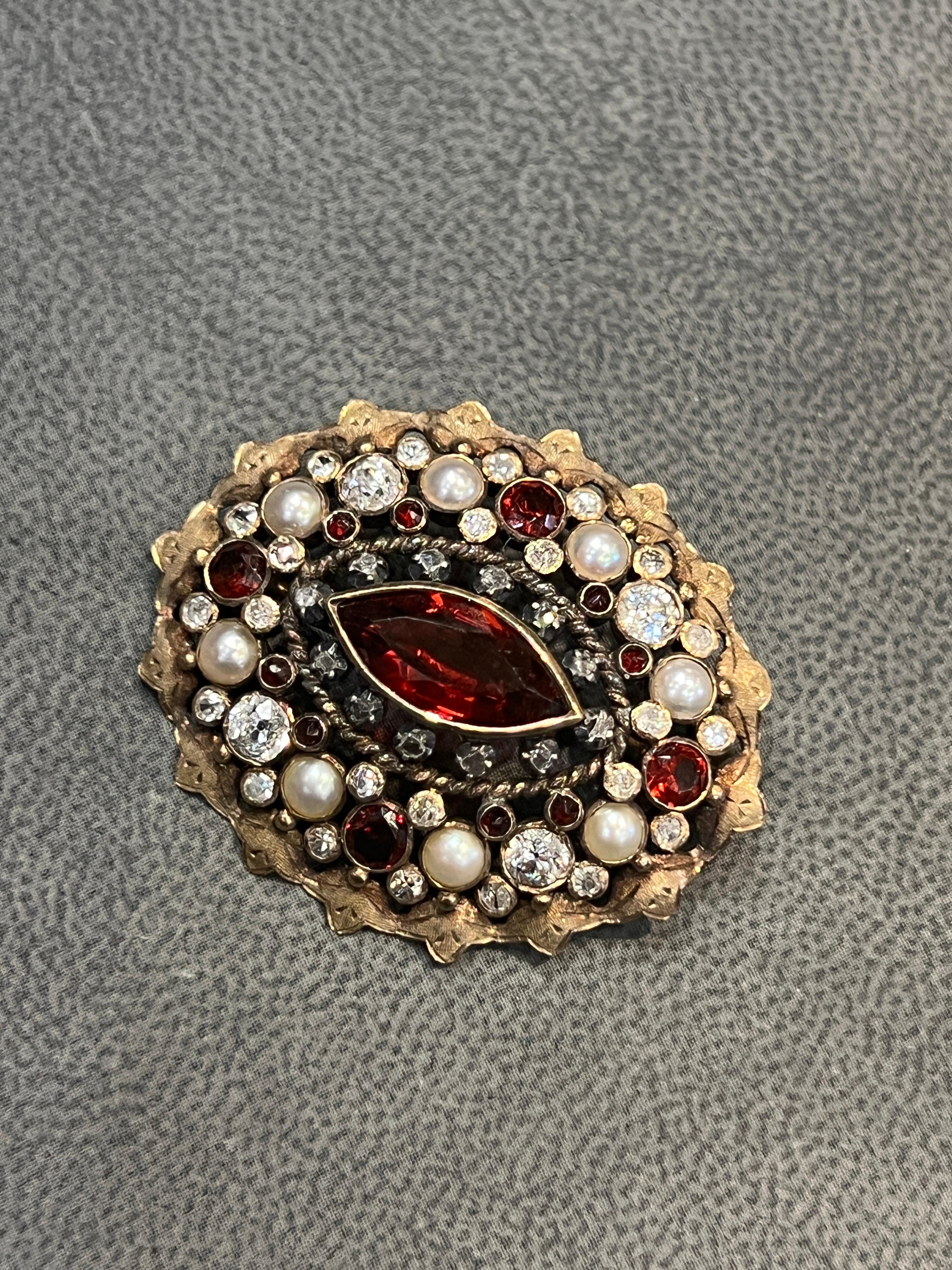 Antique Garnet & Pearl Brooch In Excellent Condition For Sale In New York, NY