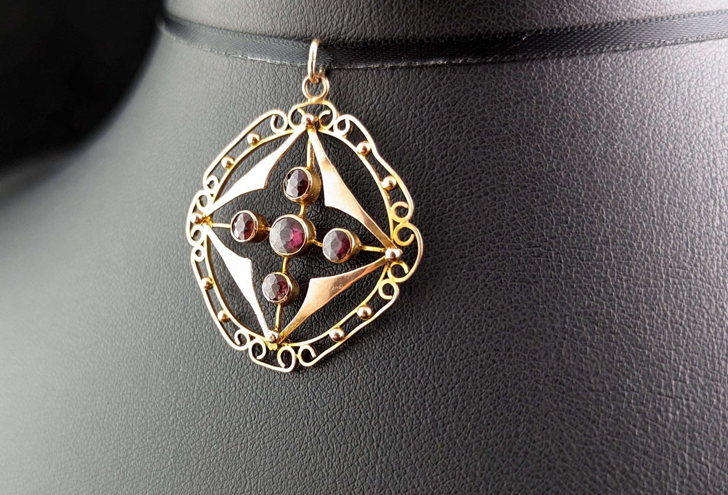 Antiker Granat-Anhänger, Jugendstil, 9k Gold im Zustand „Gut“ in NEWARK, GB