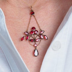 Antiker Granat-Anhänger Halskette 9K Gold Jugendstil-Design - c.1900