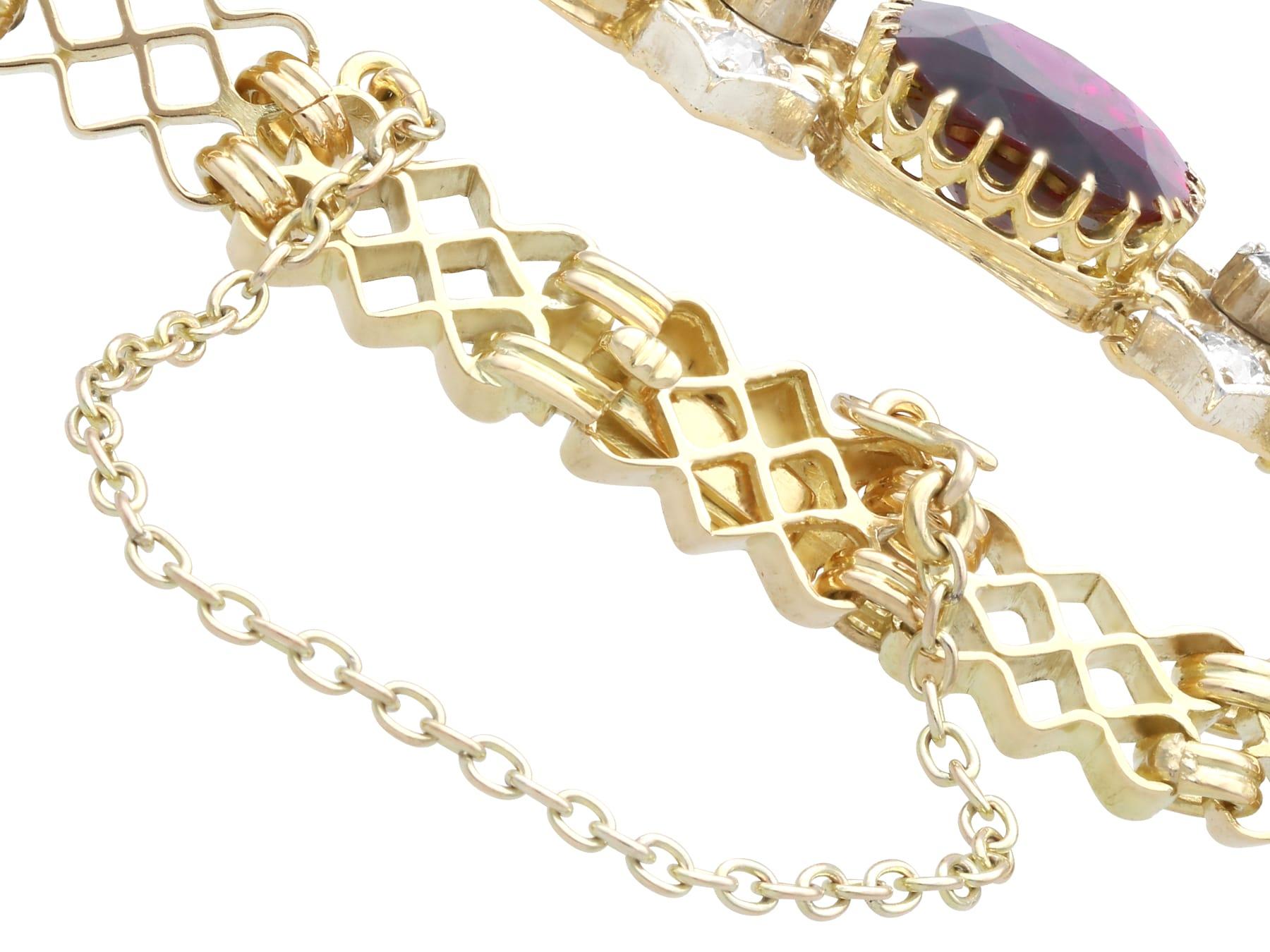 Antique Garnet, Peridot and Diamond, 15 Karat Yellow Gold Bracelet Circa 1910 For Sale 5