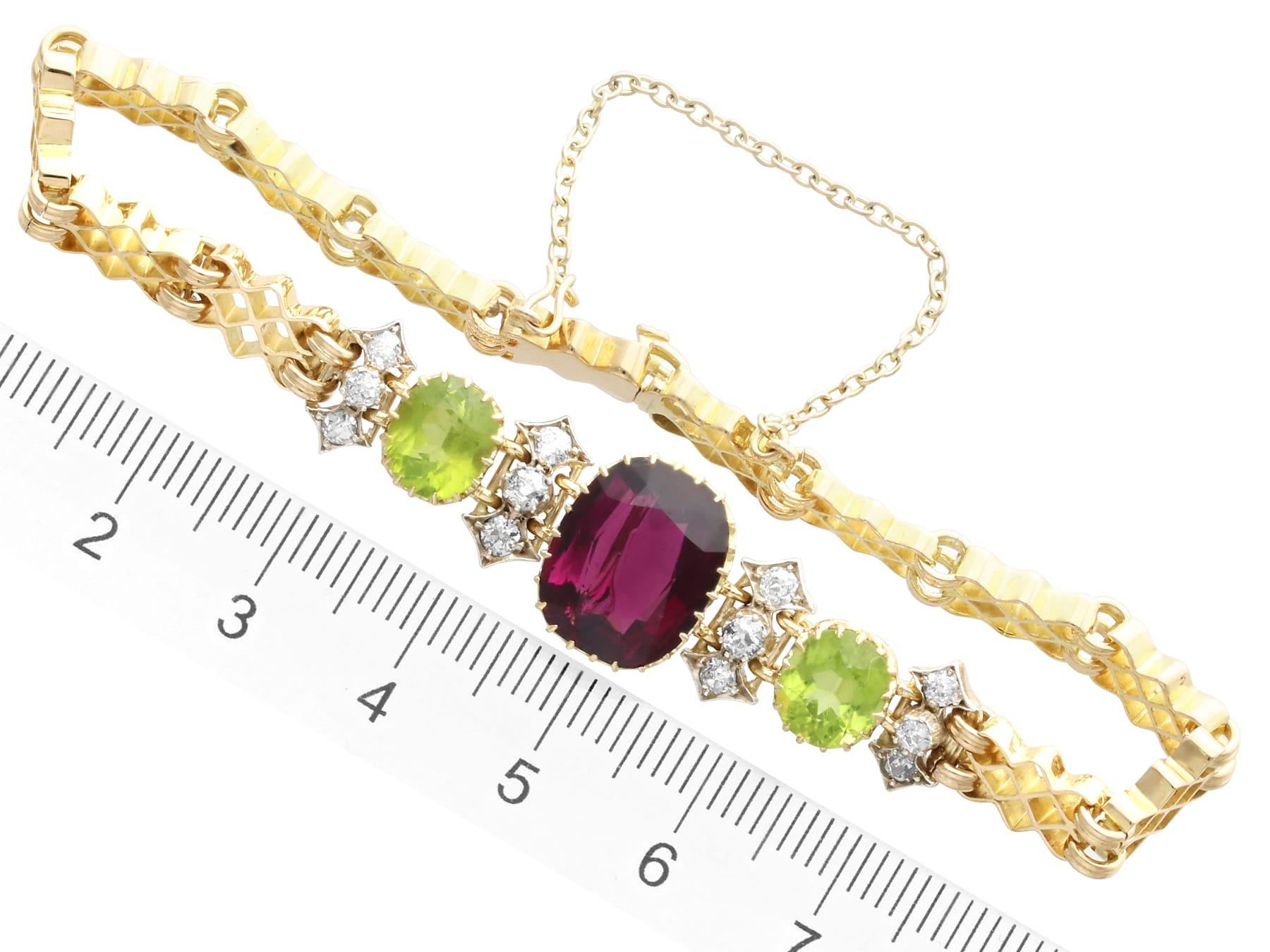 Antique Garnet, Peridot and Diamond, 15 Karat Yellow Gold Bracelet Circa 1910 For Sale 4