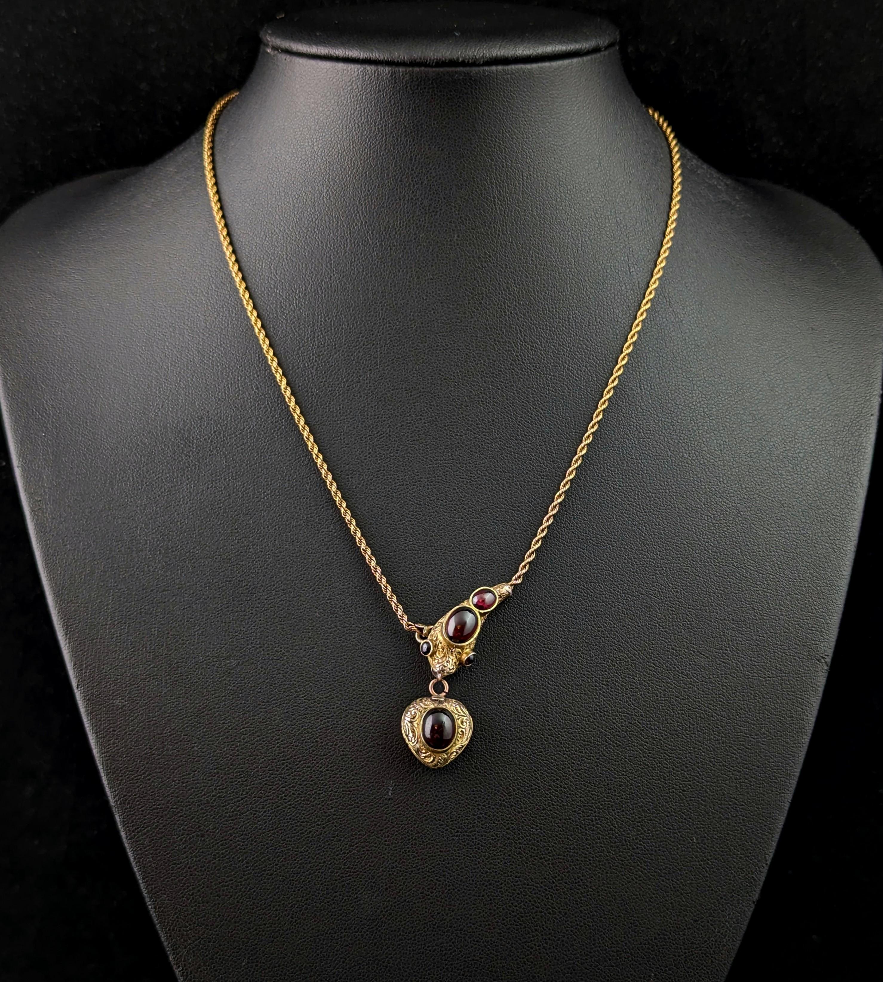 Antique Garnet Snake necklace, 15k gold, Victorian In Good Condition For Sale In NEWARK, GB