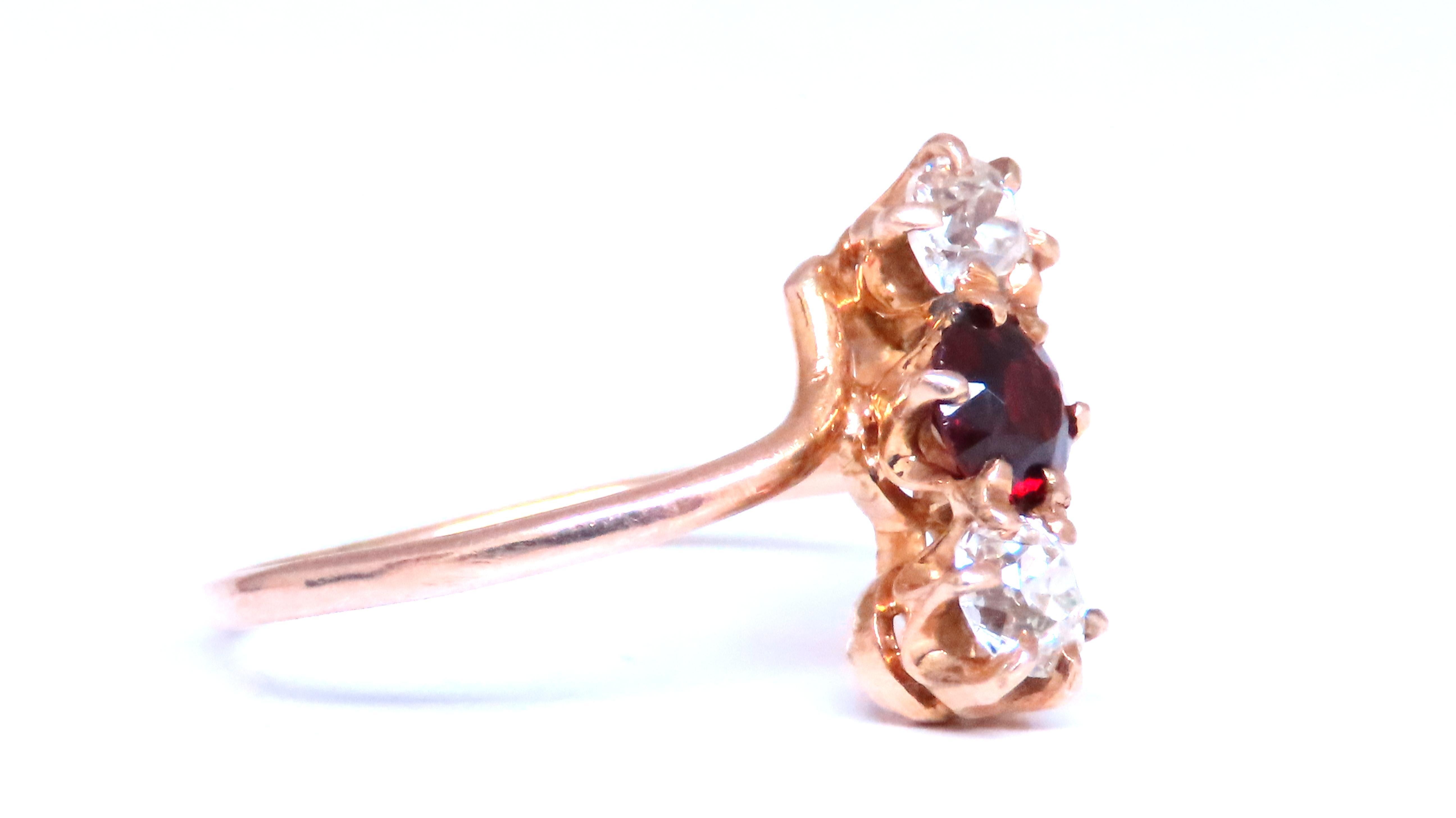 Anillo Antiguo Granate Tres Piedras Diamantes Oro 14kt 12548 Contemporáneo en venta