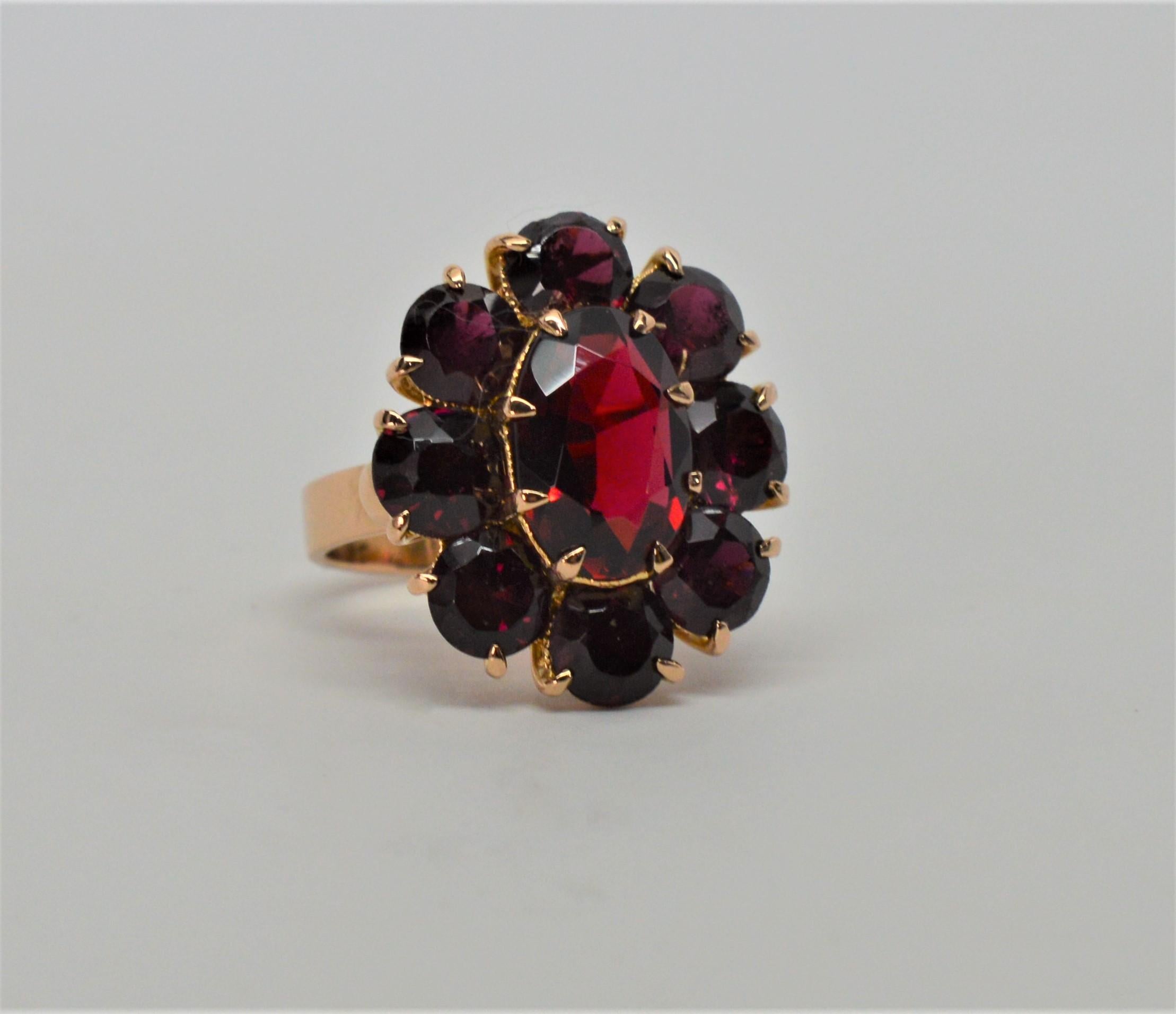 Antique Garnet Yellow Gold Cluster Ring In Excellent Condition In Mount Kisco, NY