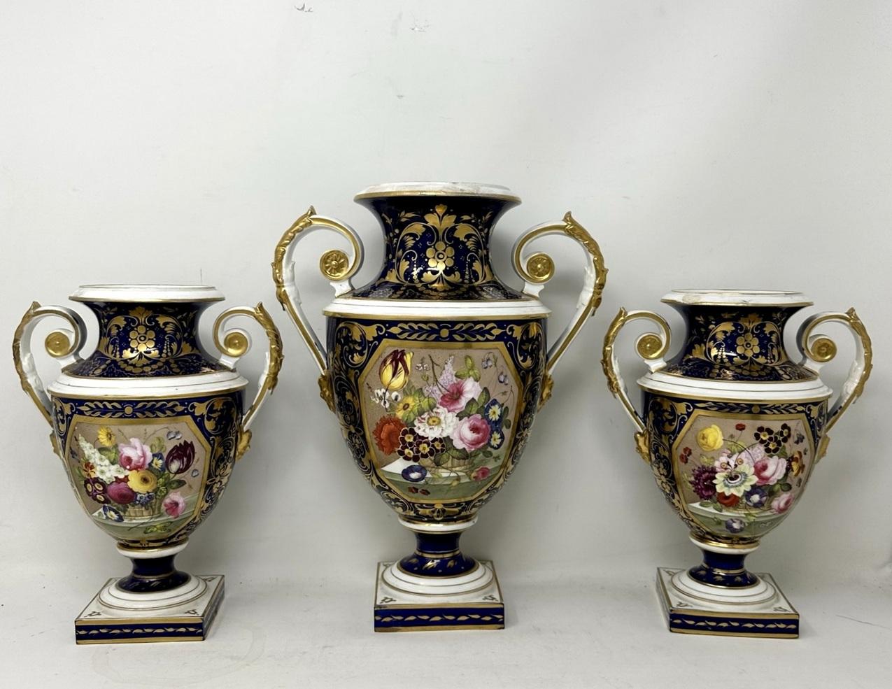 Antique Garniture English Royal Crown Derby Porcelain Vases by Thomas Steel 19C  In Good Condition For Sale In Dublin, Ireland