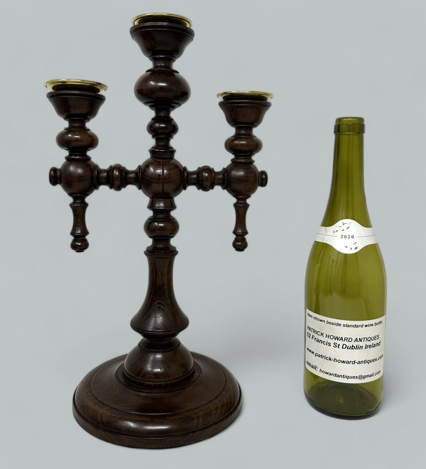 Garniture et paire de chandeliers en bois de l'époque victorienne anglaise, 19 carats en vente 3