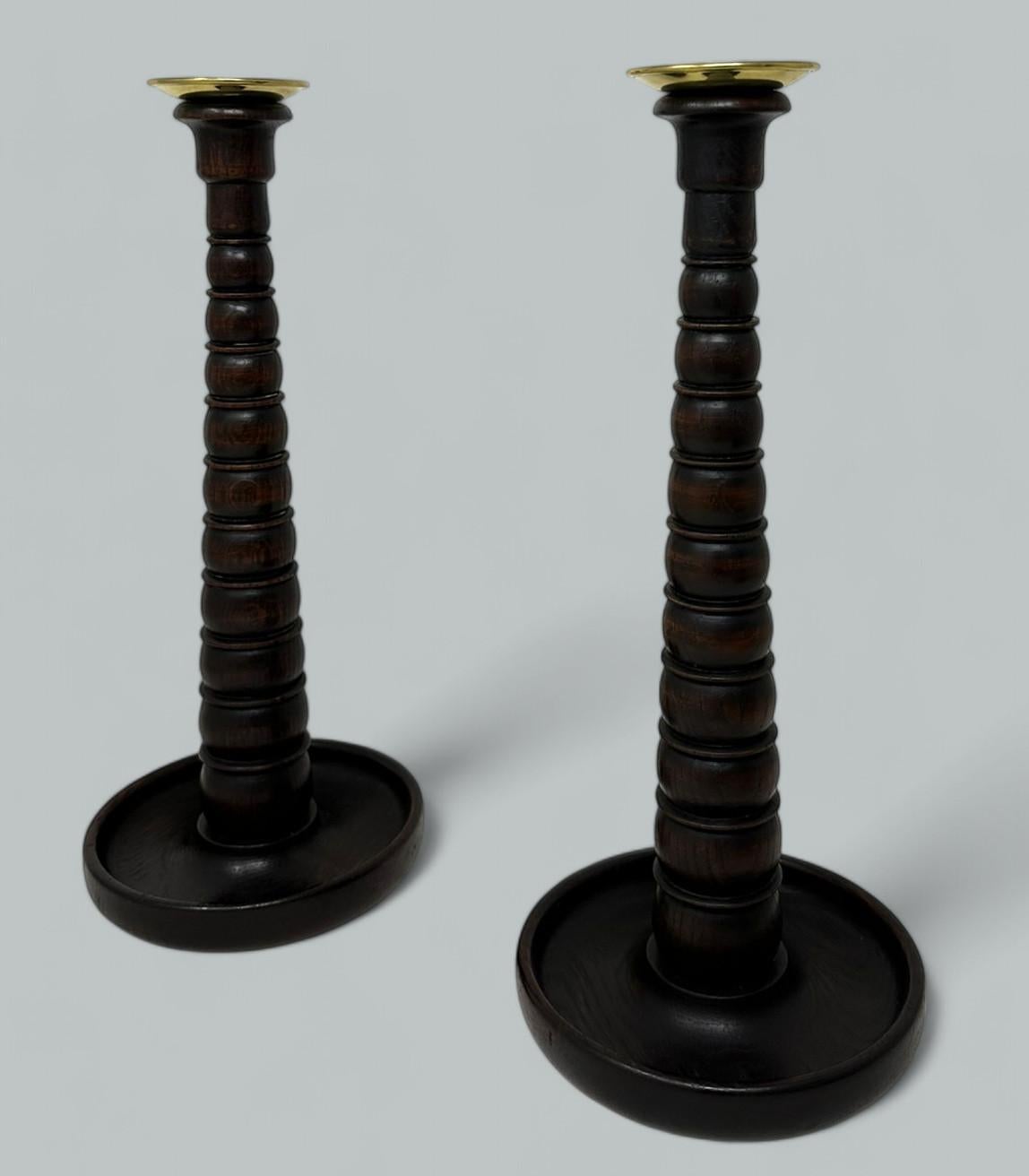 XIXe siècle Garniture et paire de chandeliers en bois de l'époque victorienne anglaise, 19 carats en vente