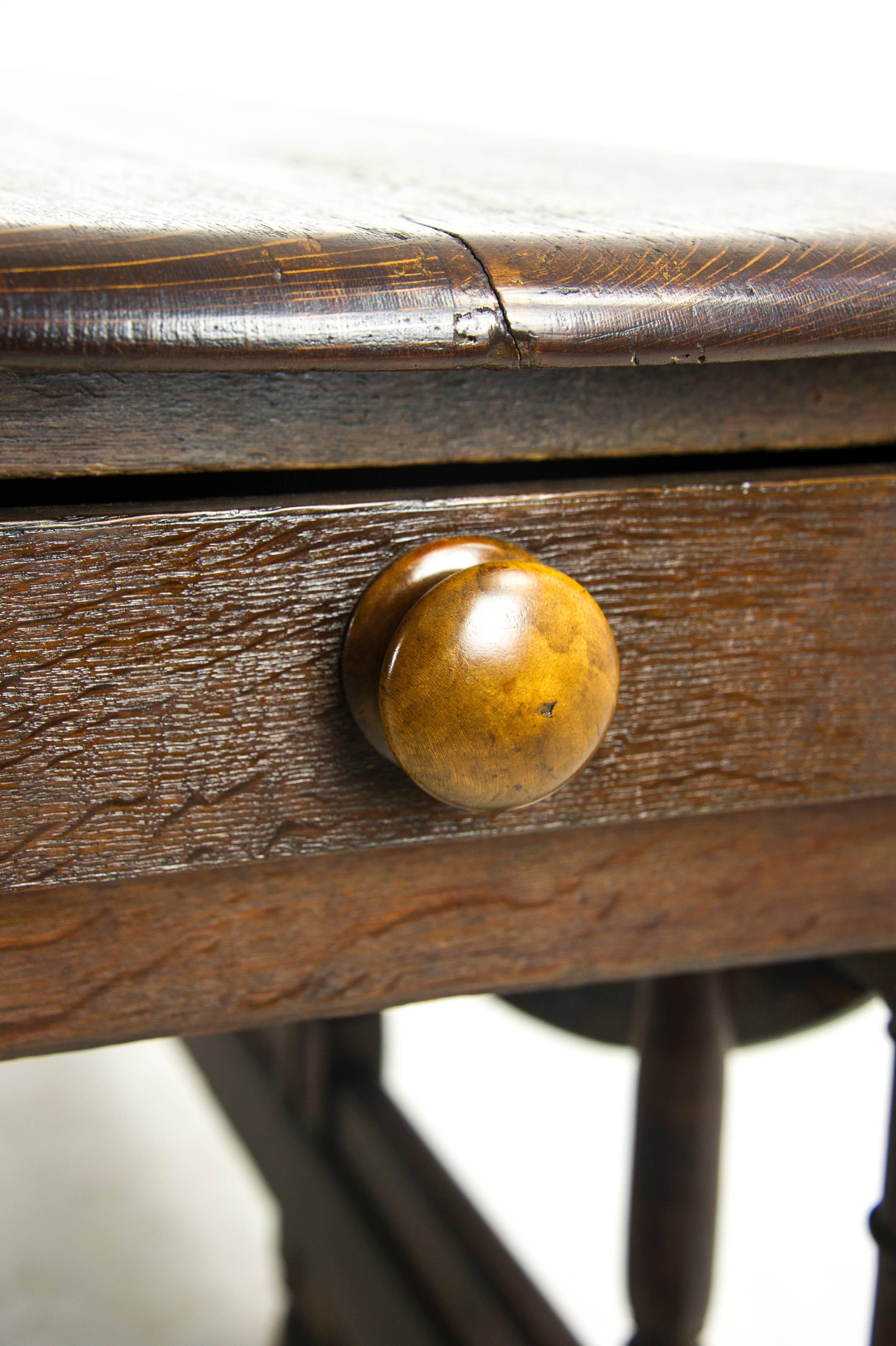 Scottish Antique Gateleg Table, Drop-Leaf Table, Oak, Scotland 1800, B1031