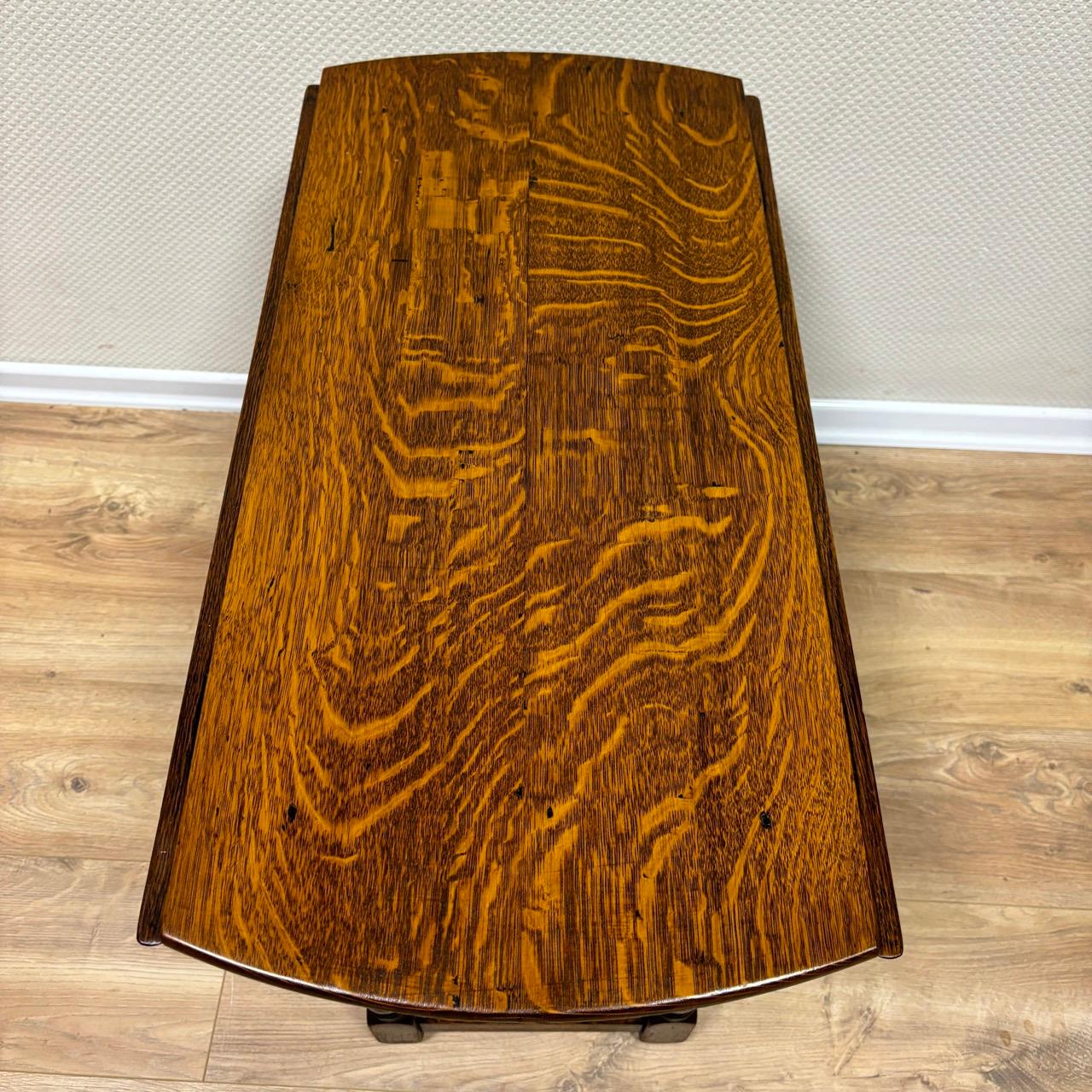 Antique gateleg table  small English folding table around 1890  solid oak For Sale 4