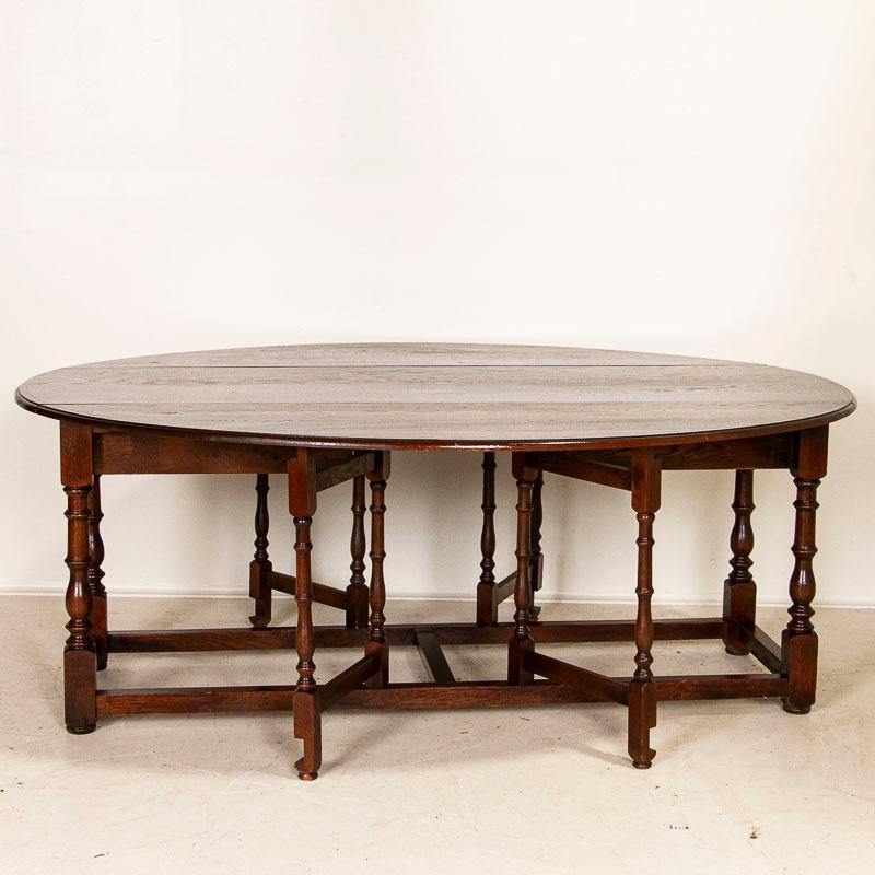 Antique Gateleg Wake Drop-Leaf Table with Drawers from England In Good Condition In Round Top, TX