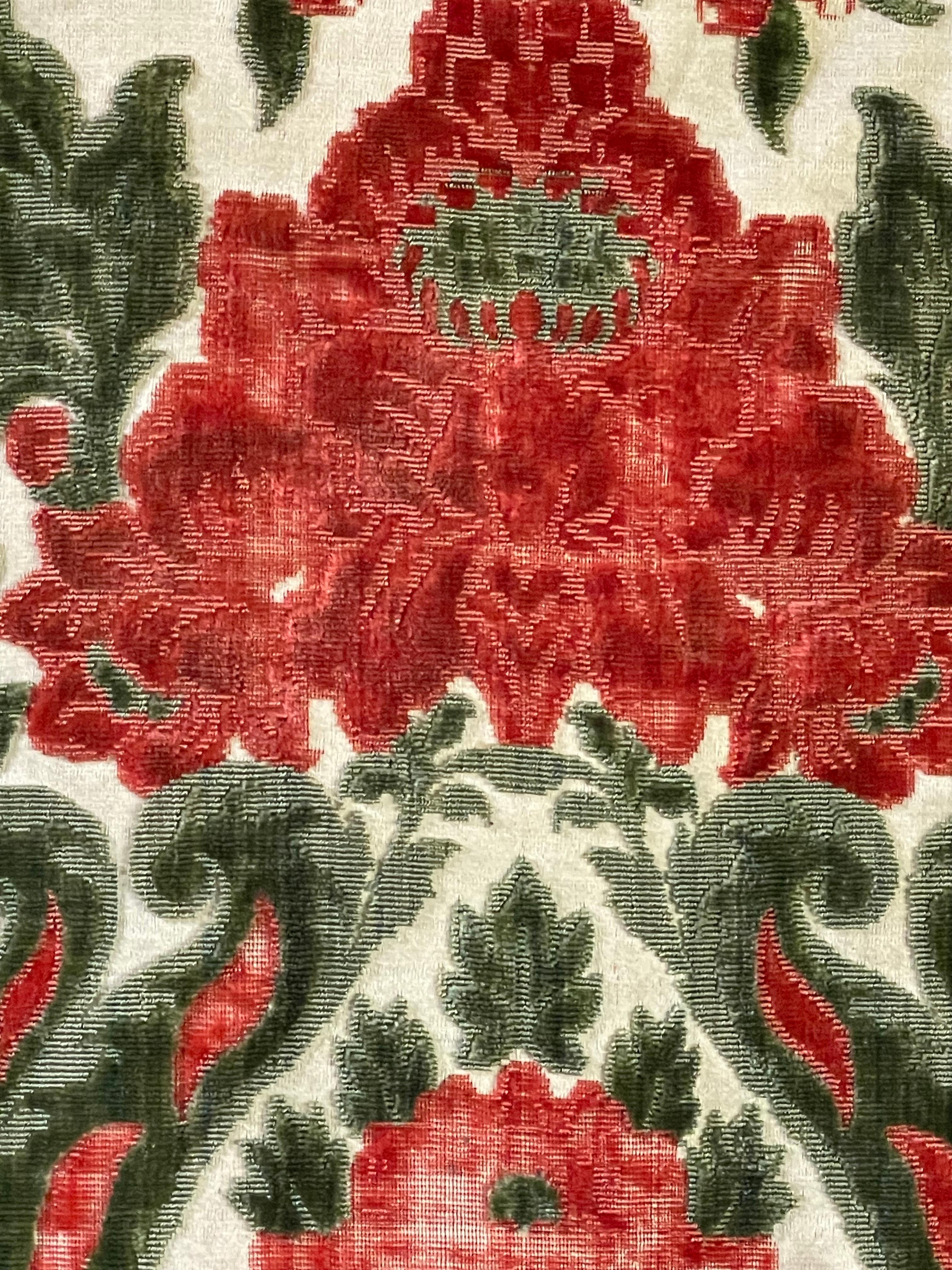 Panneau ancien en velours de soie de Gênes Circa 1700 en vente 7